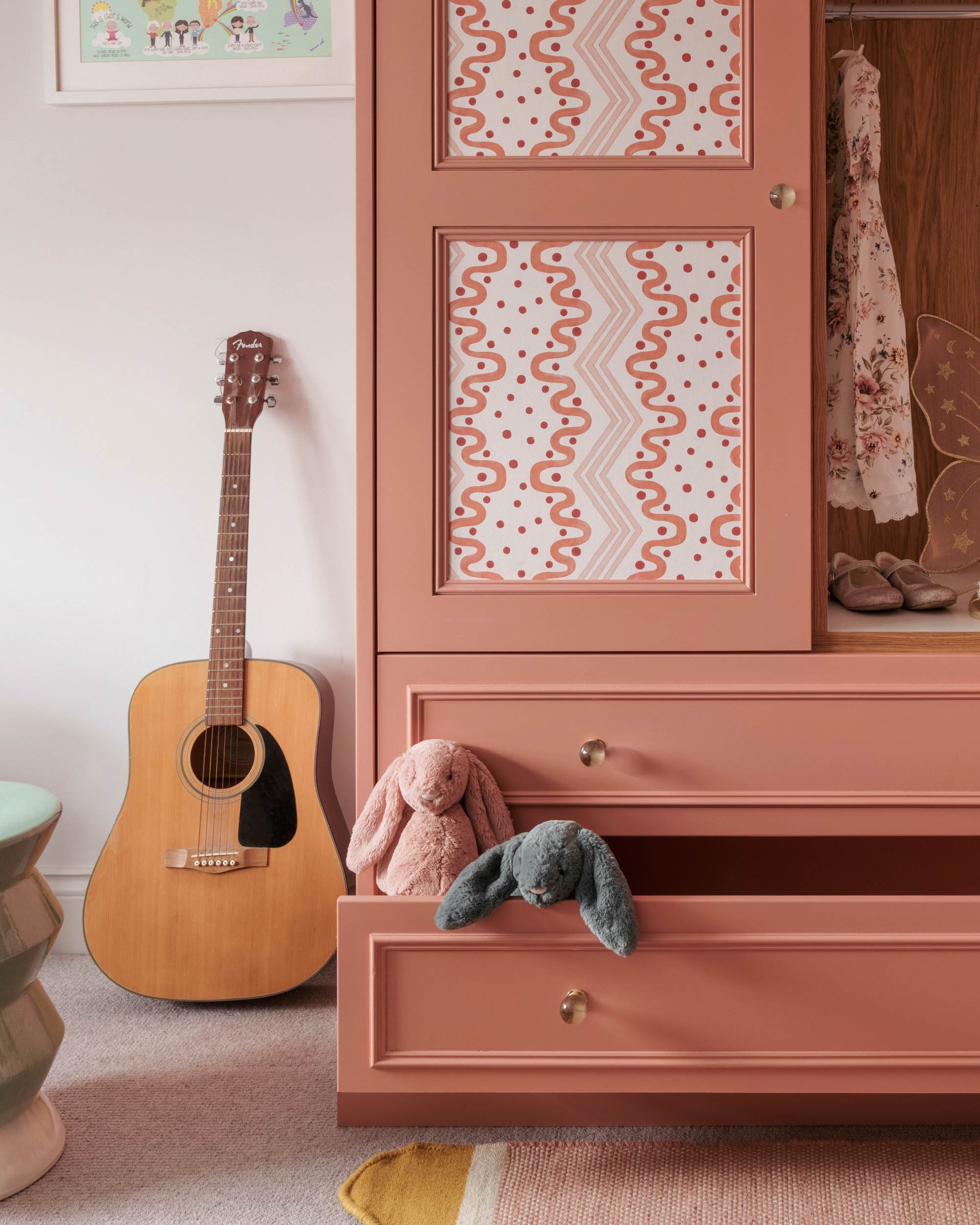 interior-design-pink-kids-bedroom.jpg