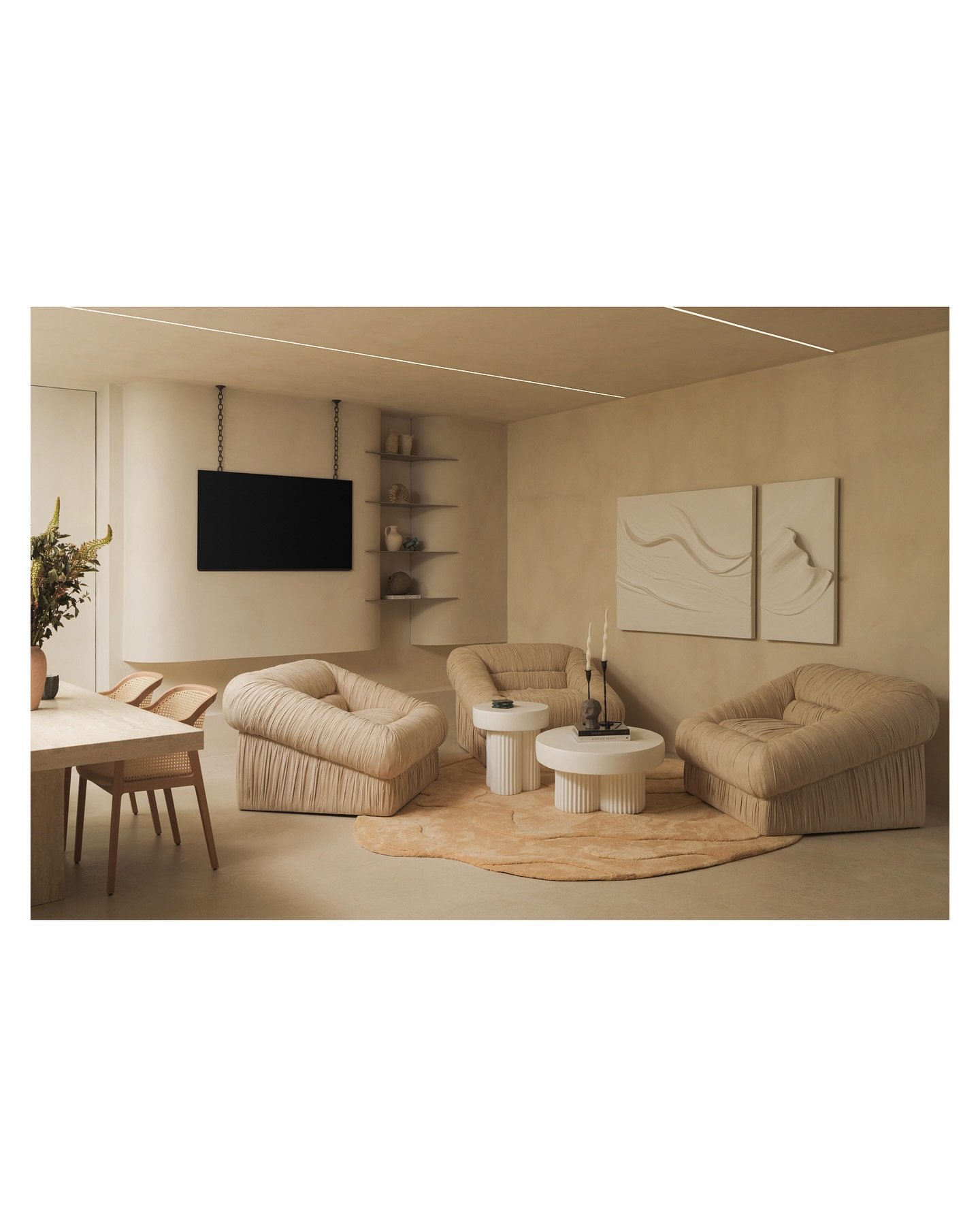 The Invisible House project with Atelier Savoir Faire &mdash; quiet minimalism, soft light, and a beautiful sense of stillness throughout.

Interior Design | @atelier_savoirfaire
Photography | @vigojansons

#interiordesign #interiorphotography #archi