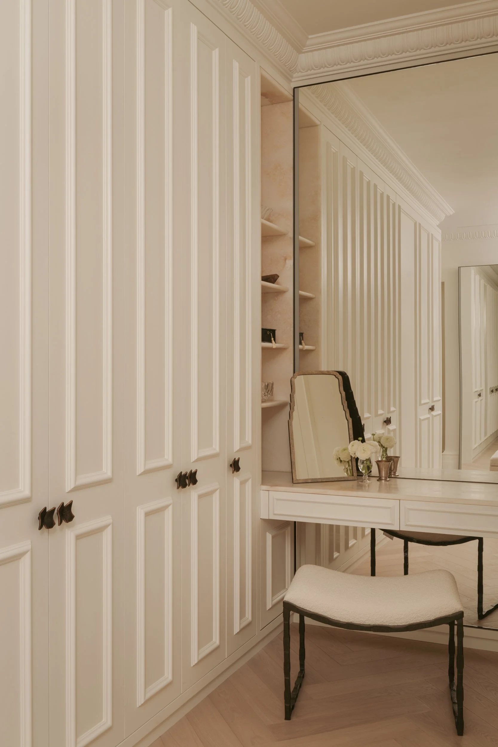 Covet_Noir_101_Eaton_Place_LR_45.jpg