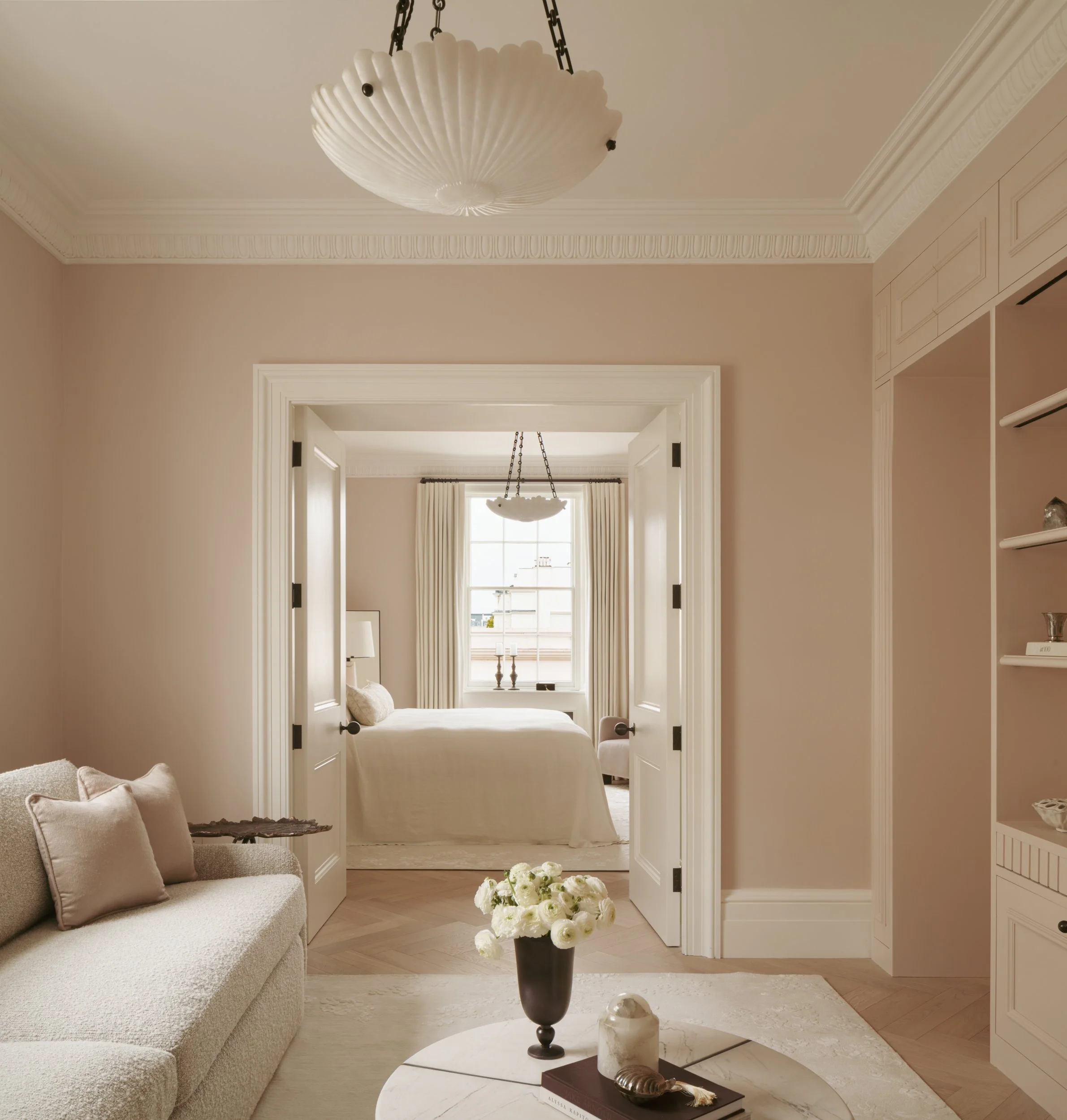 Covet_Noir_101_Eaton_Place_LR_15.jpg
