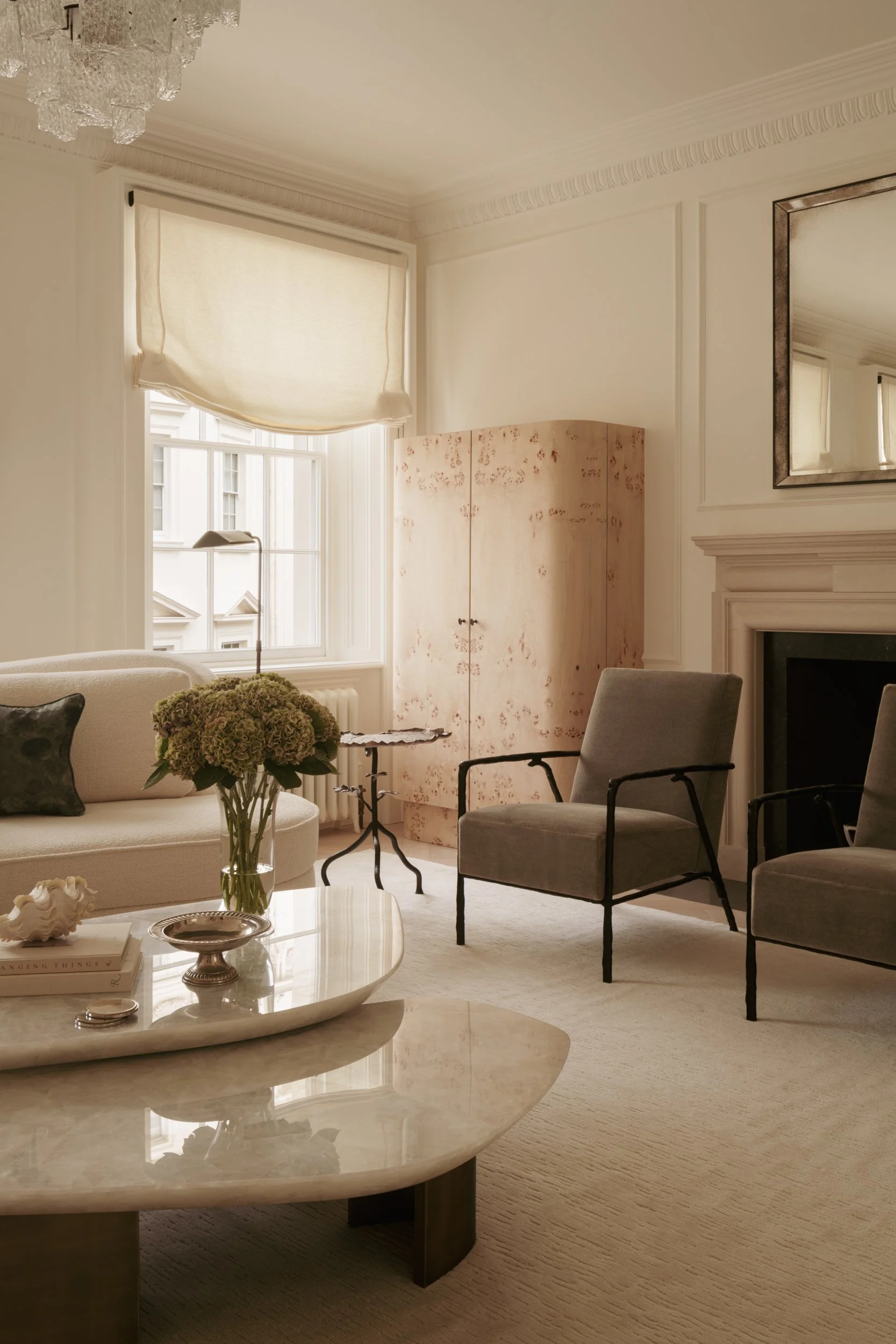 Covet_Noir_101_Eaton_Place_LR_19.jpg