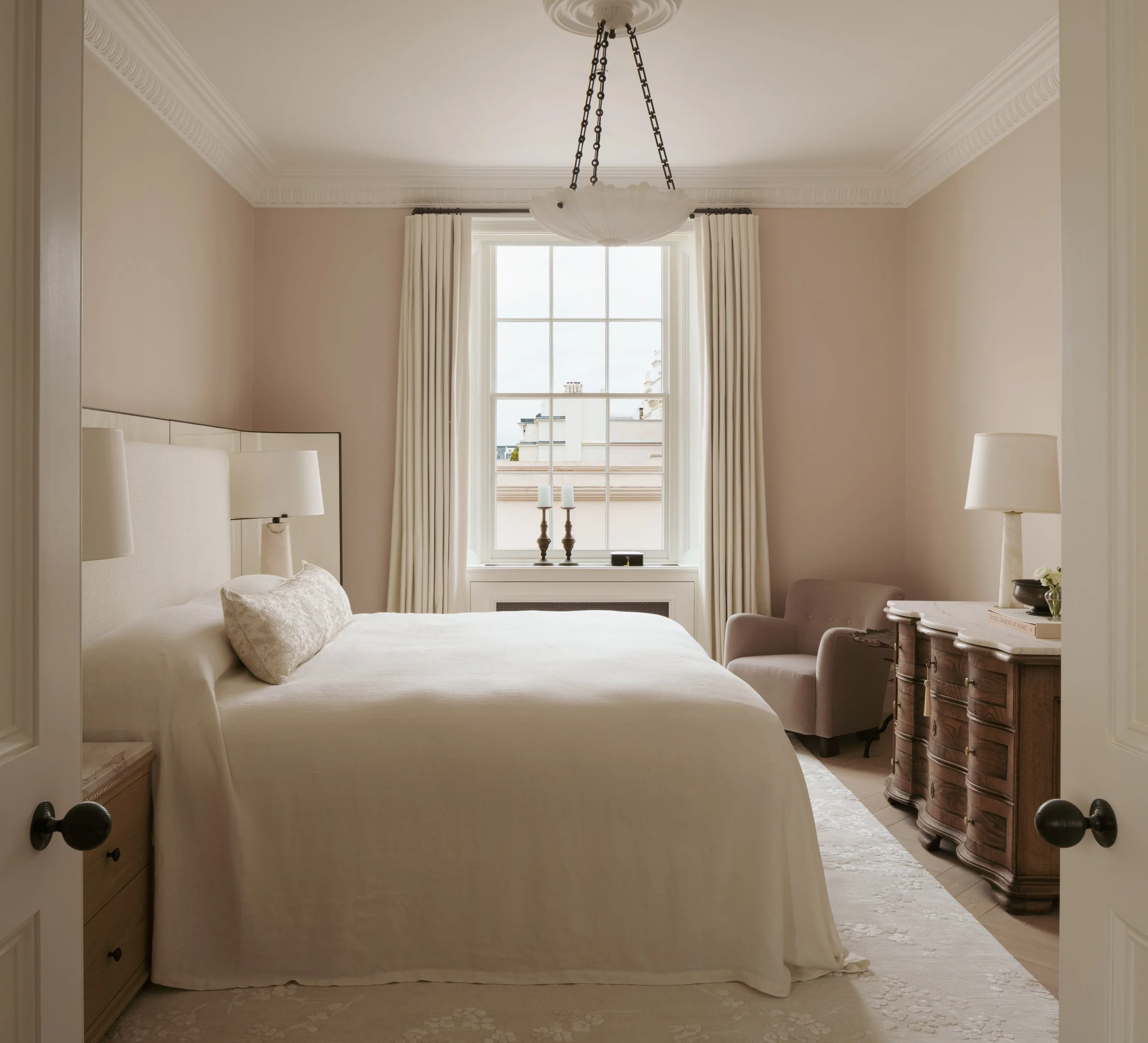 Covet_Noir_101_Eaton_Place_LR_02.jpg