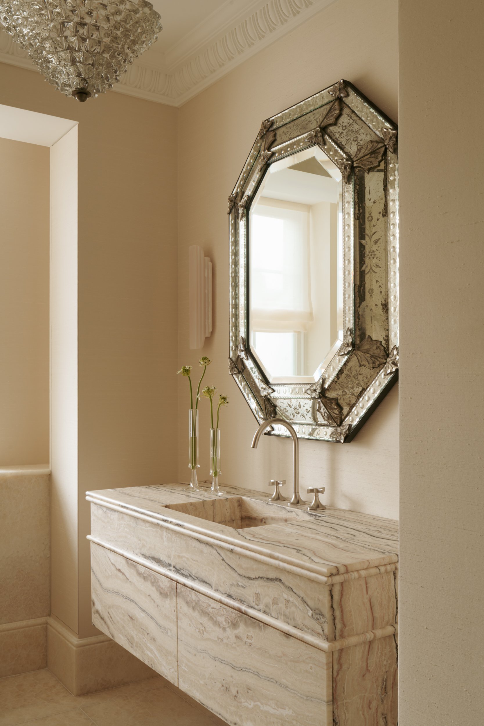 Covet_Noir_101_Eaton_Place_LR_31.jpg