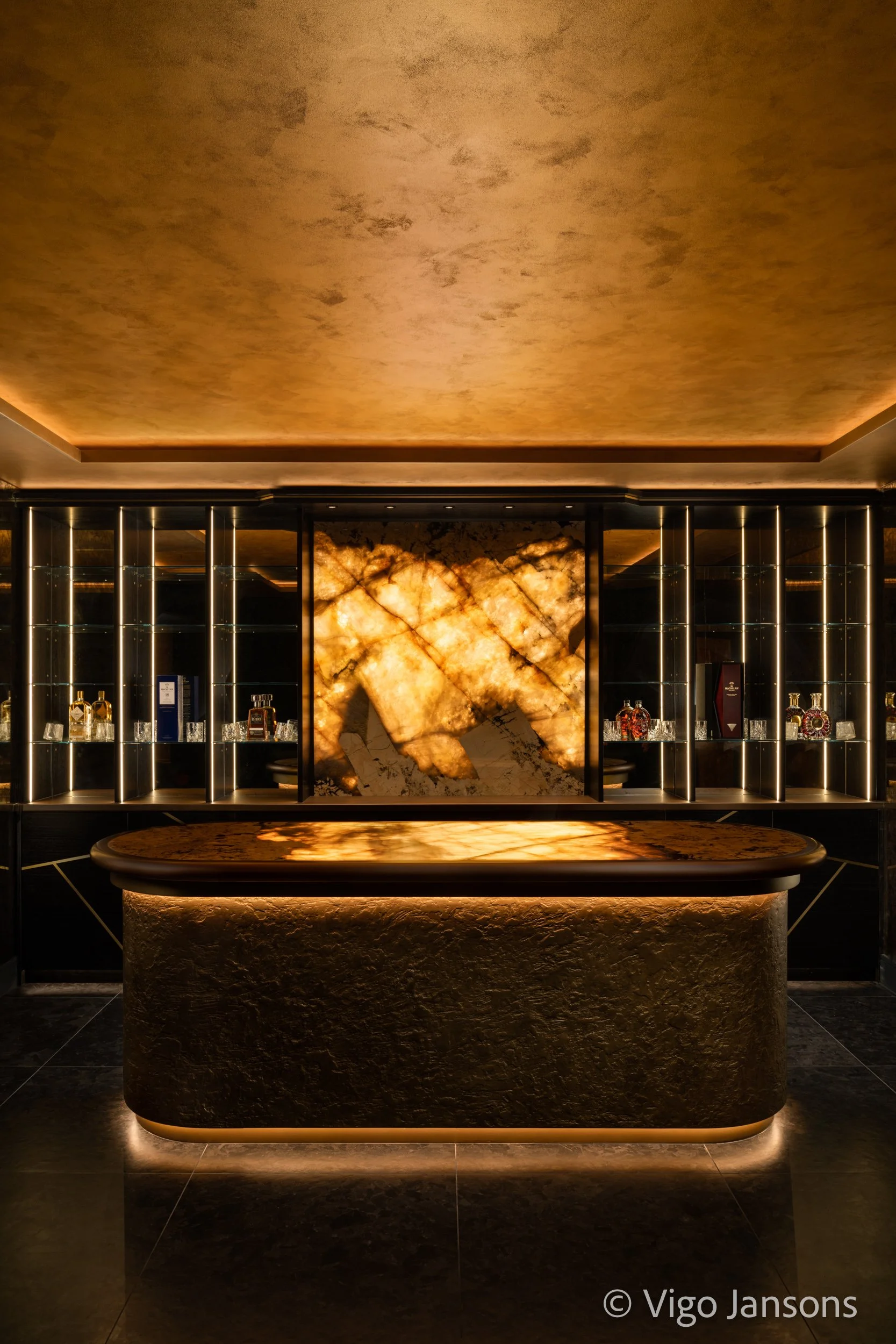 MND_Lux_Bar_02.jpg