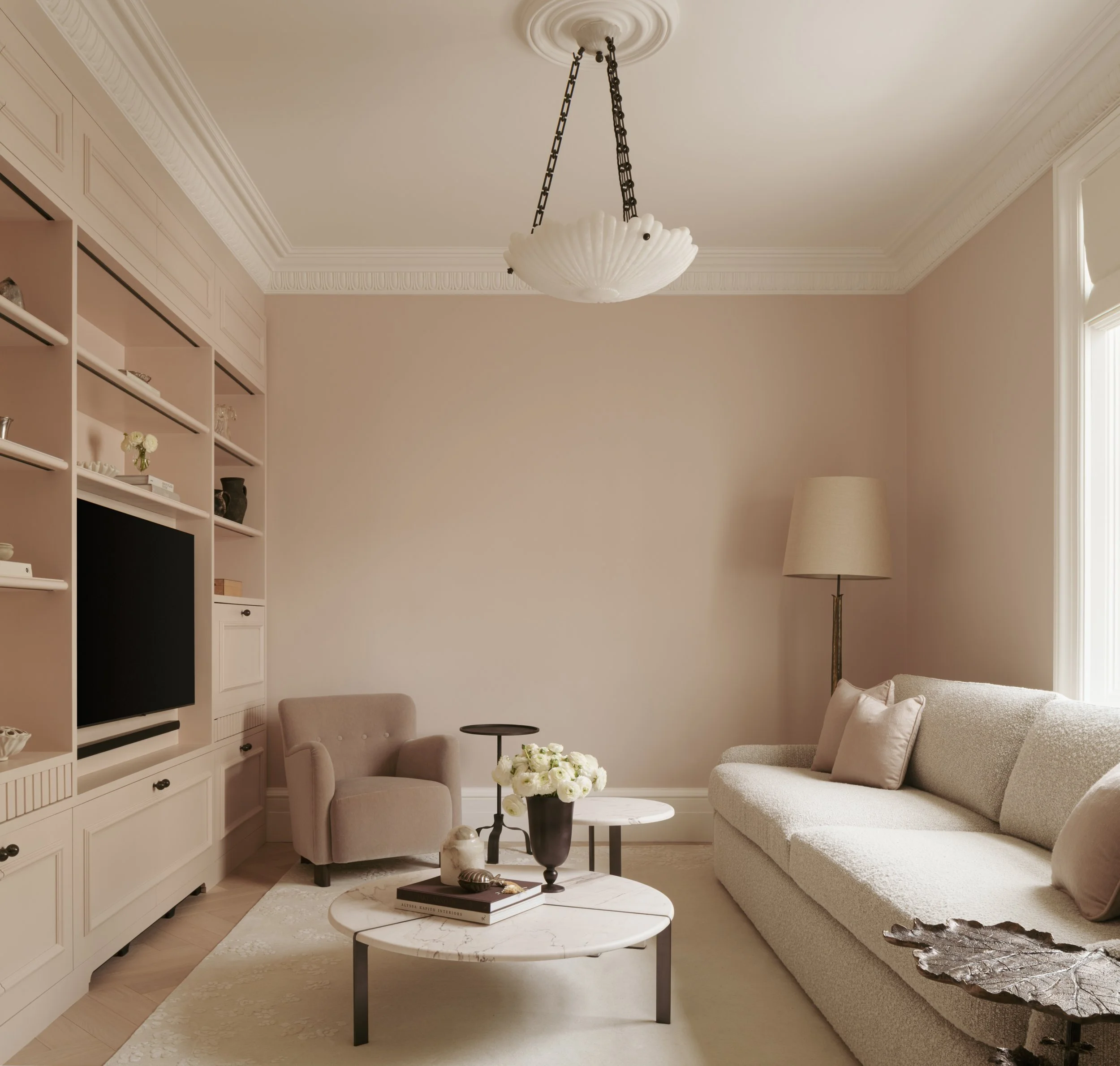 Covet_Noir_101_Eaton_Place_LR_10.jpg