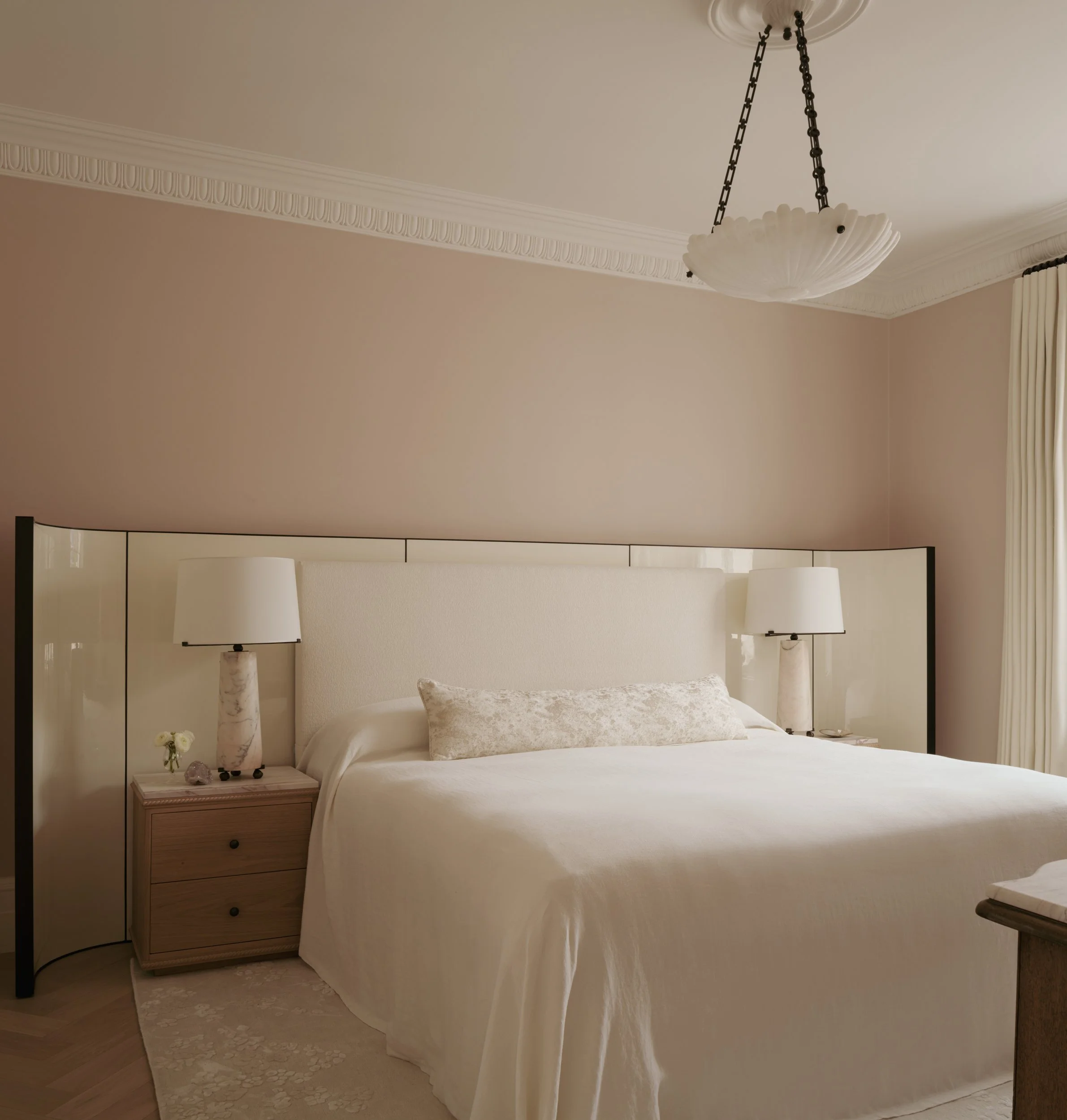 Covet_Noir_101_Eaton_Place_LR_01.jpg