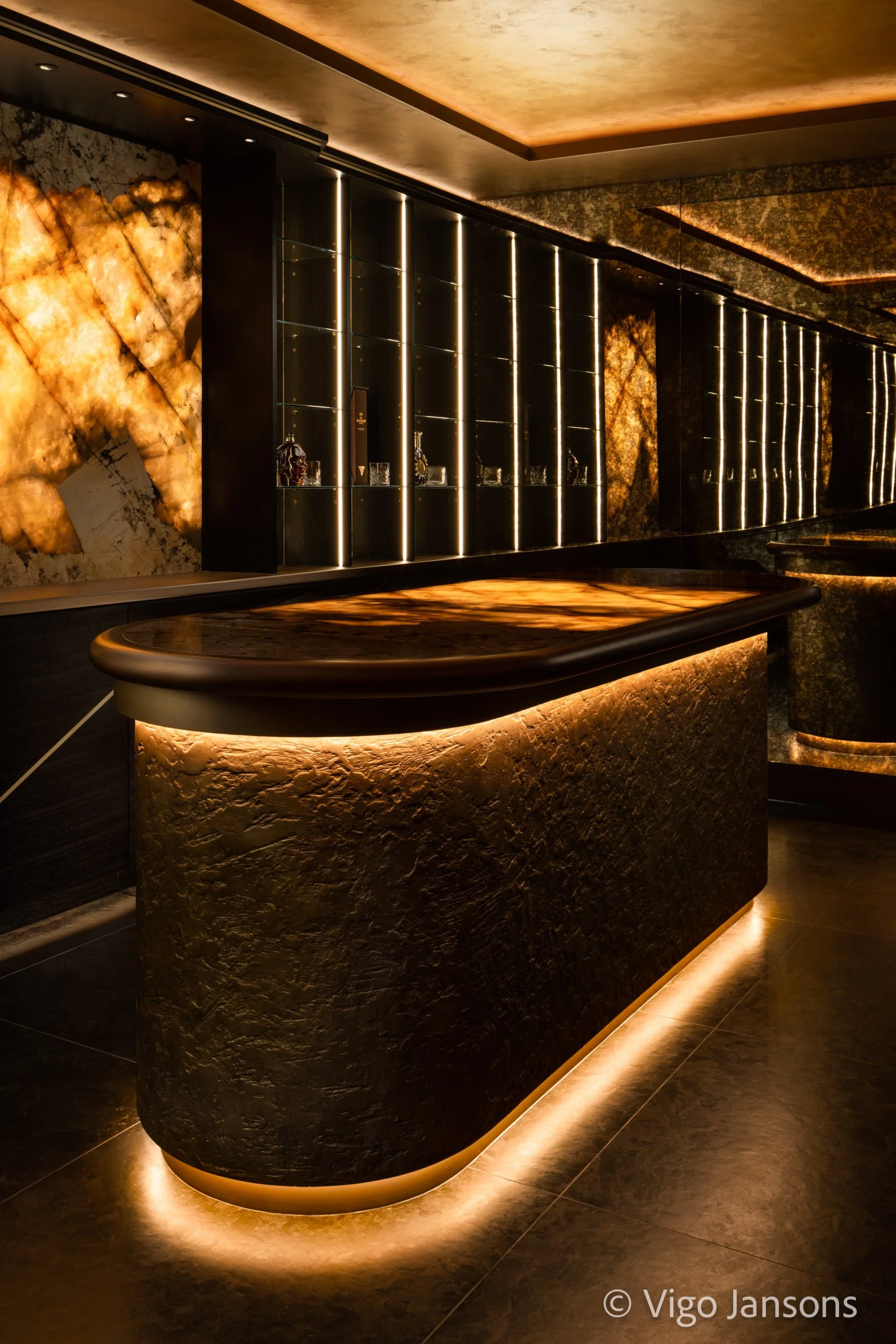 MND_Lux_Bar_05.jpg