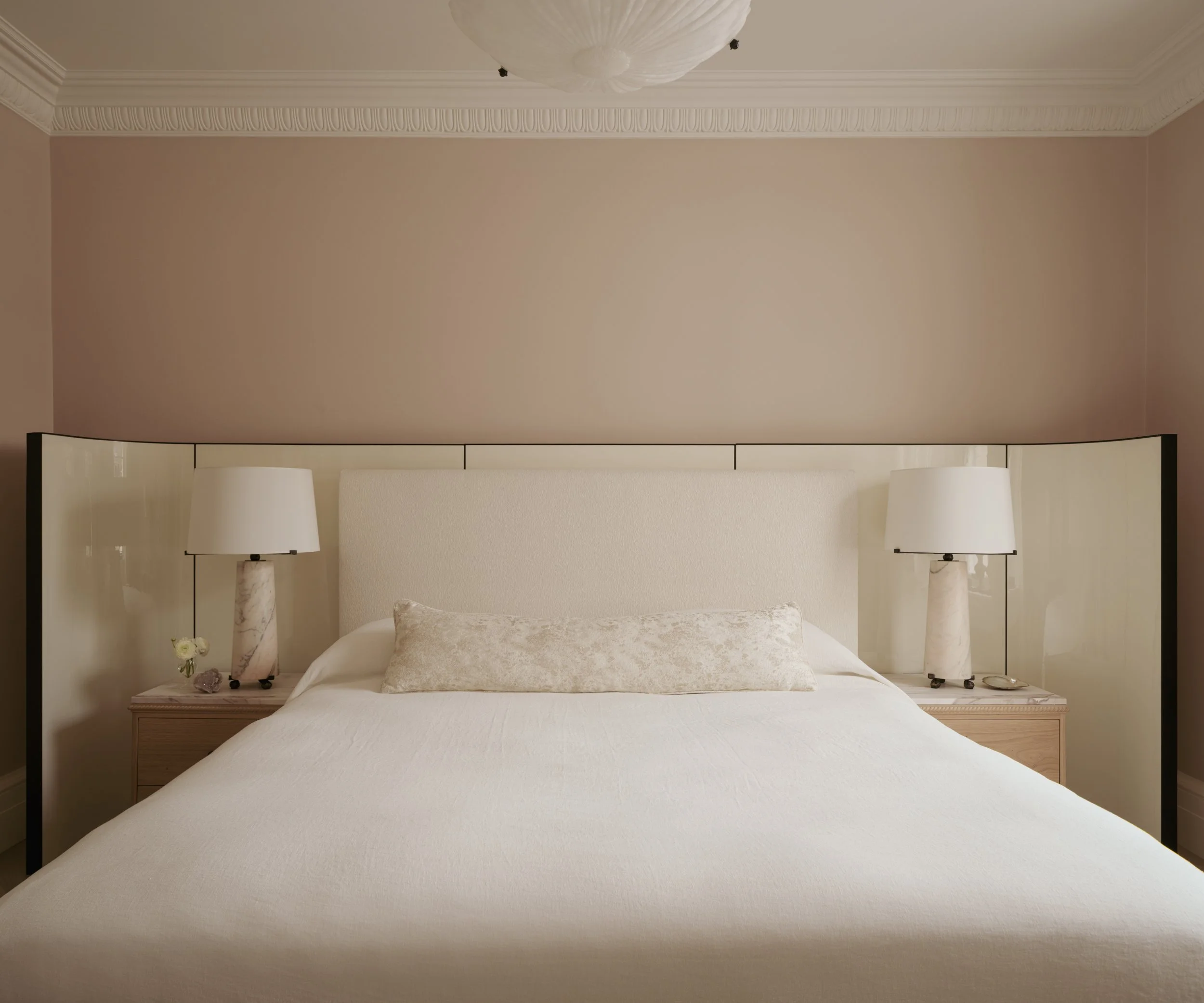Covet_Noir_101_Eaton_Place_LR_03.jpg