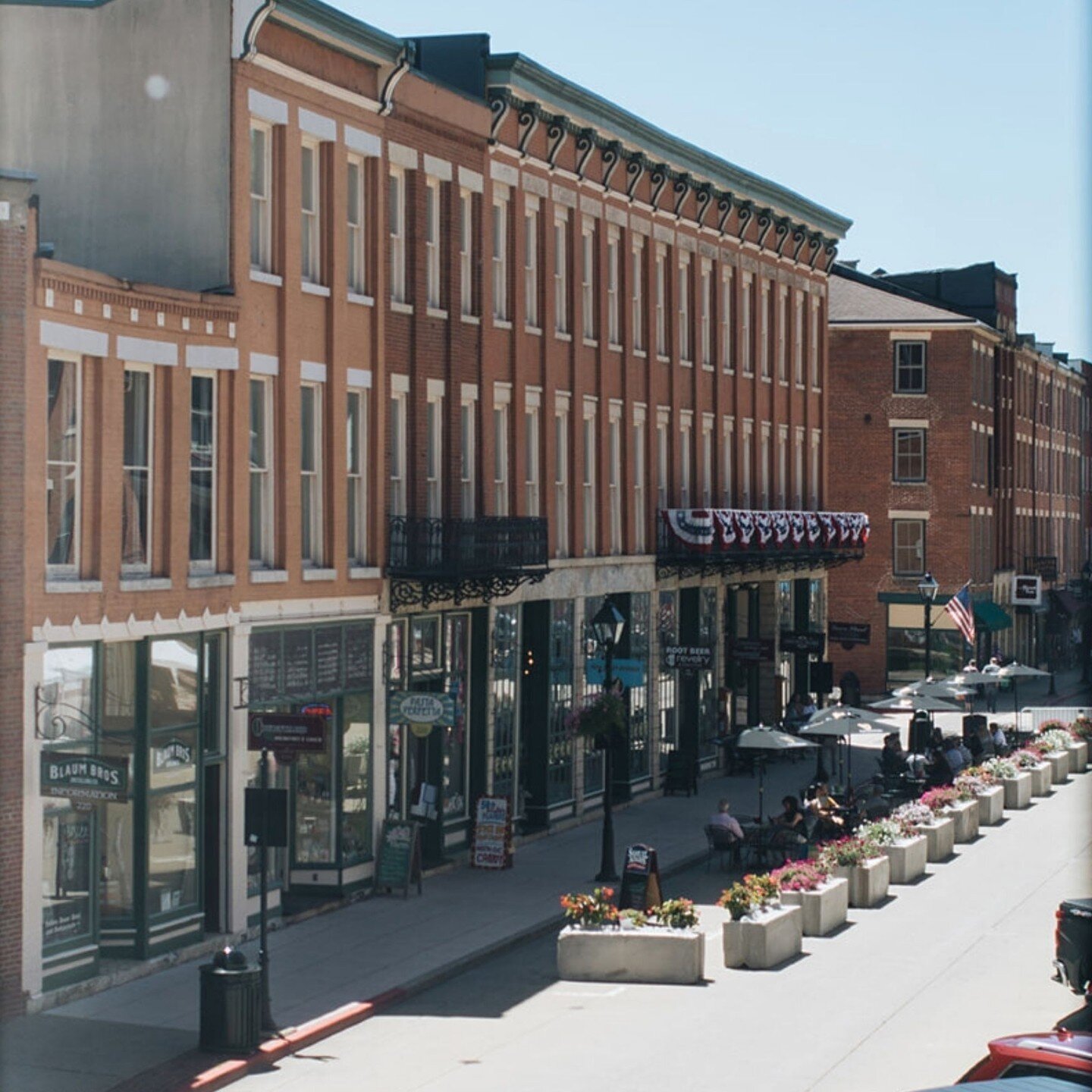 When you stay at the Ulysses Suites, Galena's historic Main Street is right at your doorstep. ⁠
⁠
Explore the charming restaurants, shops, and architecture that make Main Street so popular to visitors and locals alike. ⁠
⁠
Visit our website to book y