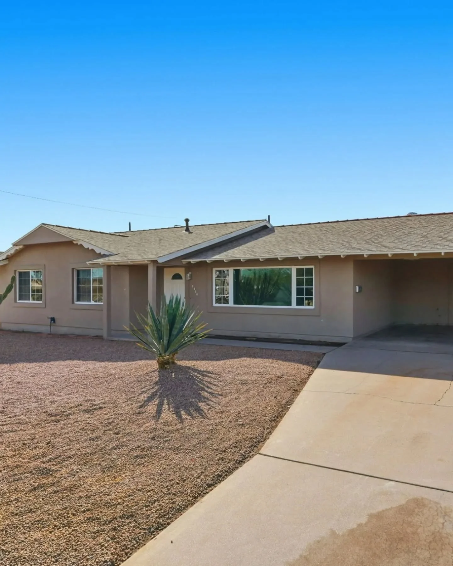 South Scottsdale living&nbsp;with the space and flexibility buyers are looking for.

Located just minutes from Scottsdale Fashion Square, this updated single-level home sits on a spacious lot with a private pool and&nbsp;no HOA. Inside you&rsquo;ll f