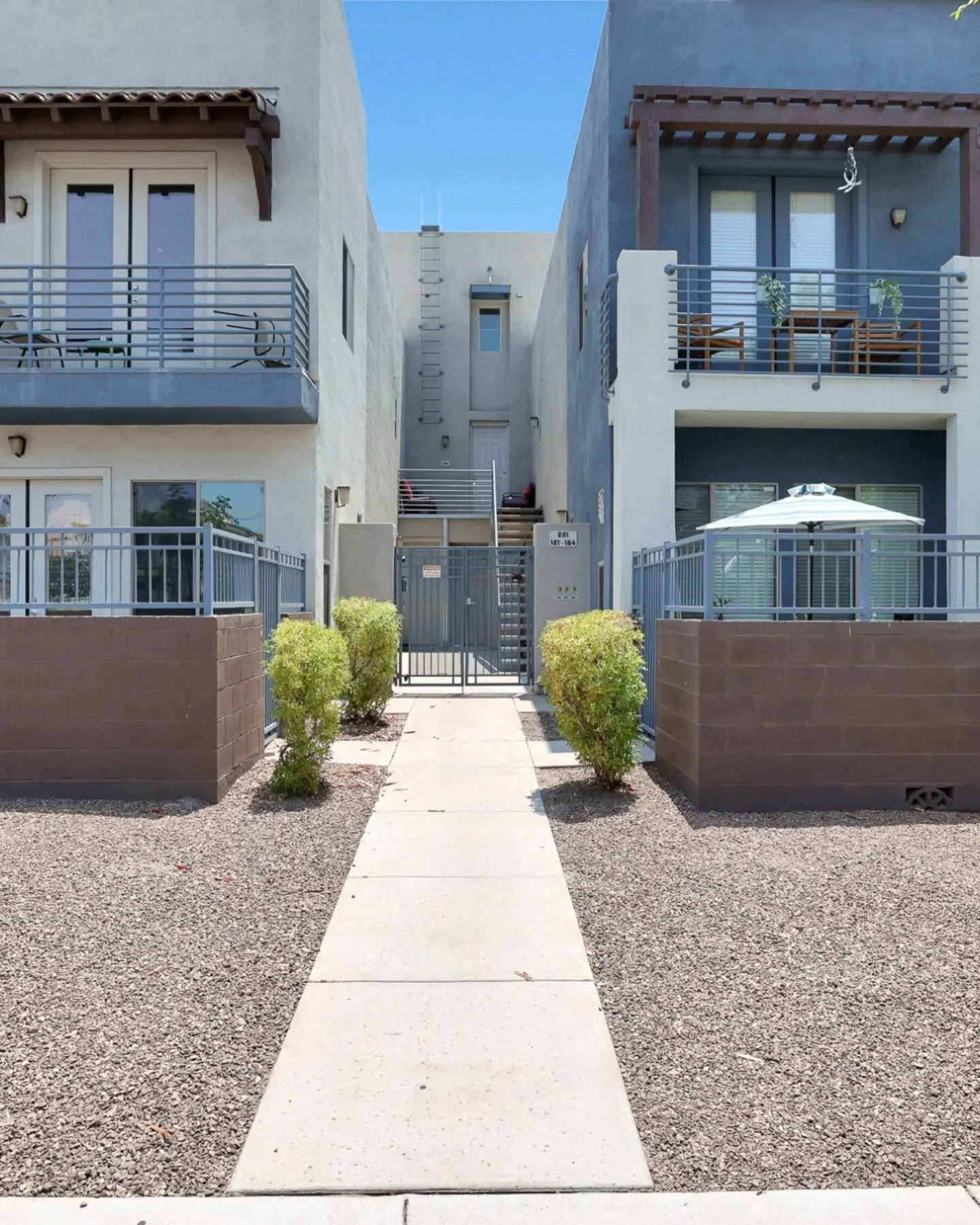 Walk to everything. Live in the middle of it all.

This upgraded&nbsp;2-bed, 2-bath downtown Phoenix condo for rent&nbsp;offers rare features including a&nbsp;2-car garage&nbsp;and access to premium community amenities.

Located just steps from Roose