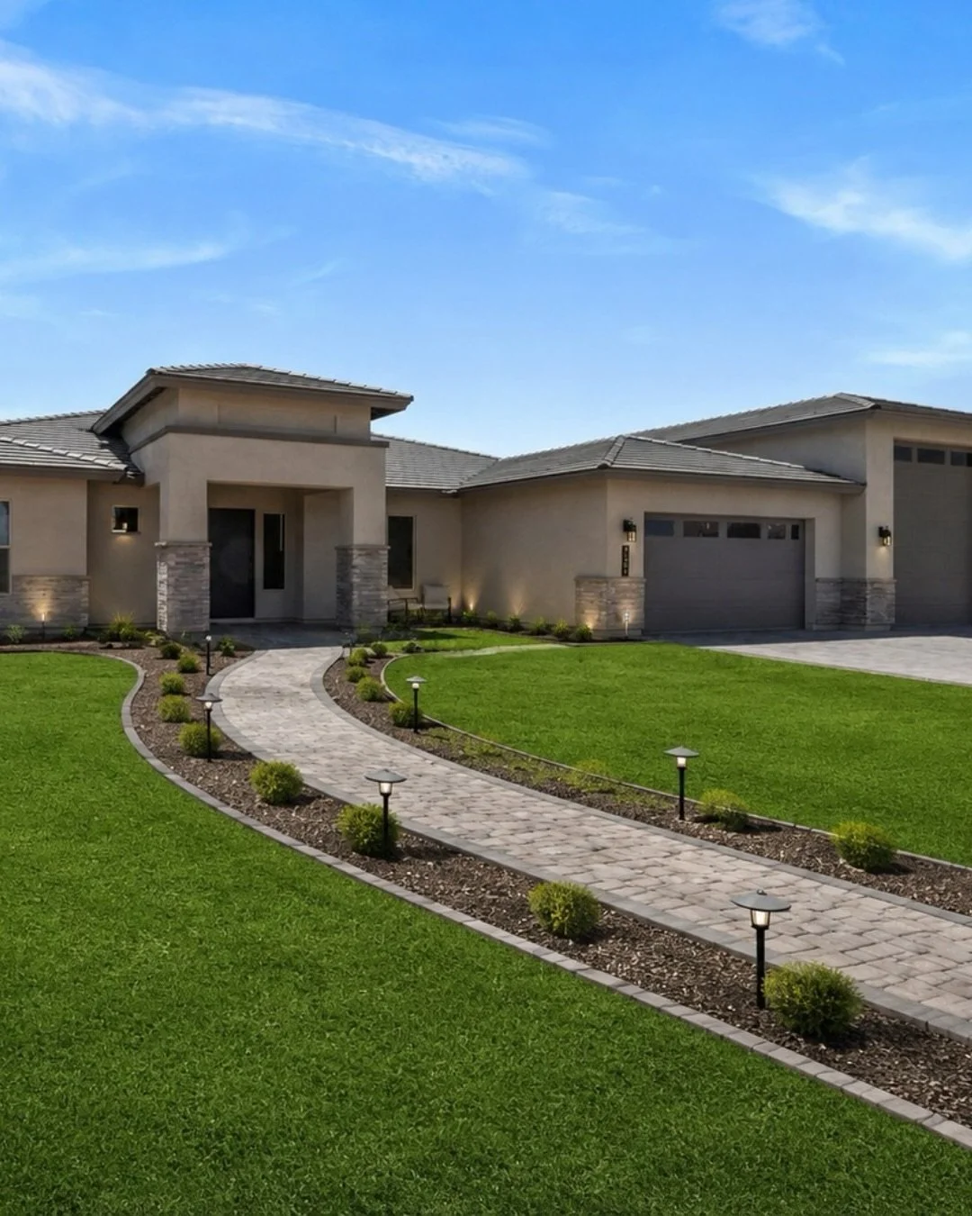 2024 construction, 1.2 acres, no HOA, and room to make it your own. ✨

This North Phoenix home offers the space, flexibility, and modern finishes buyers are looking for, from 12-foot ceilings and 8-foot doors to a waterfall quartz island, gas cooktop
