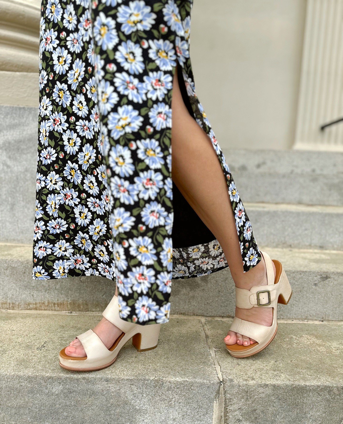 ✨️NEW SHOE ARRIVAL✨️ Introducing the &quot;SAN CARLOS SANDAL&quot;: a timeless staple that will last through all the seasons to come 👡 Comment &quot;SHOE&quot; to be sent the link!