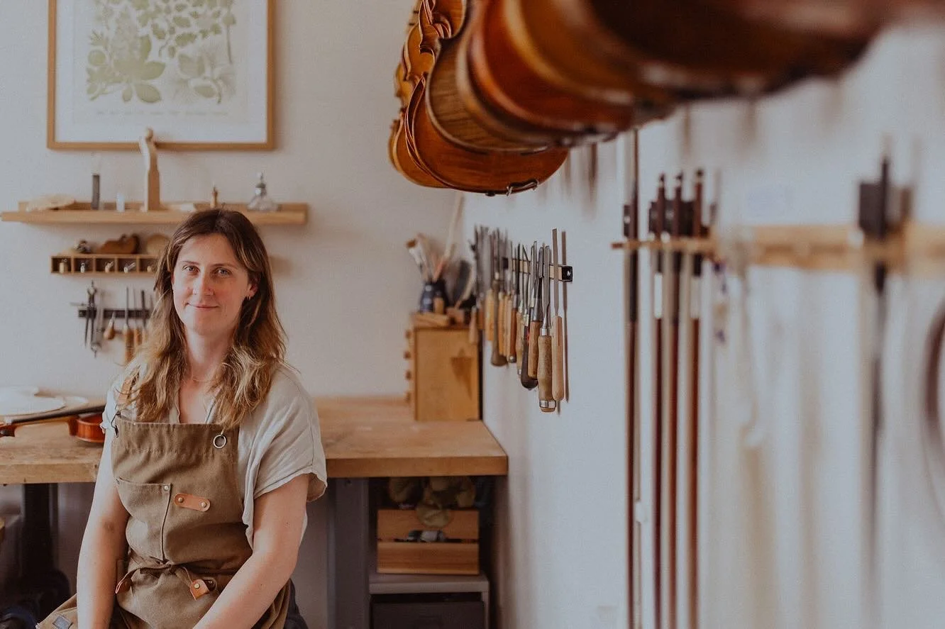 When I hosted the @englishfiddleensemble recently for their album photoshoot, @kate.griffn very kindly took a few shots of me and my workshop. I love them! Thanks, Kate 📸