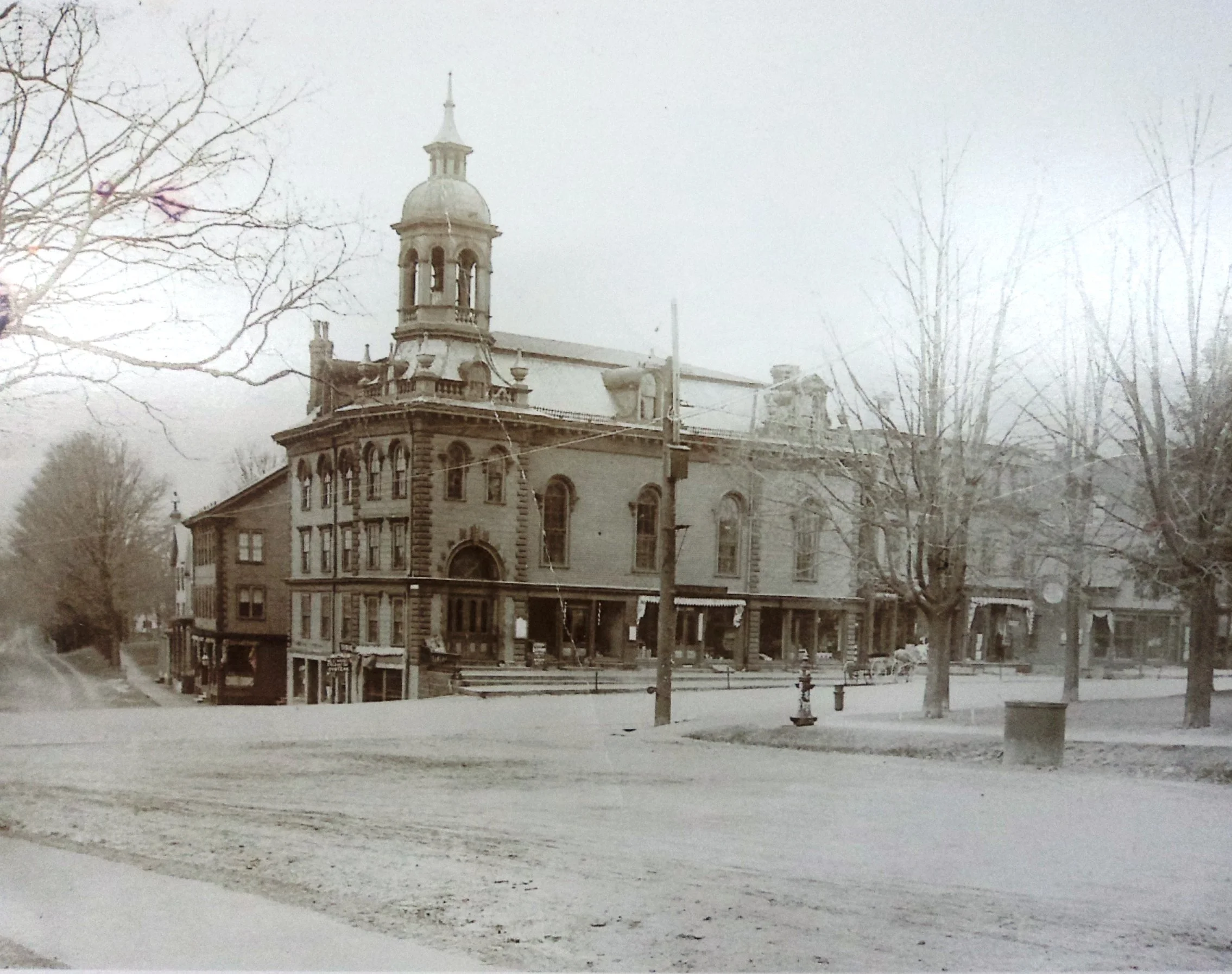 1TownHouseHistoricalwinter.jpg