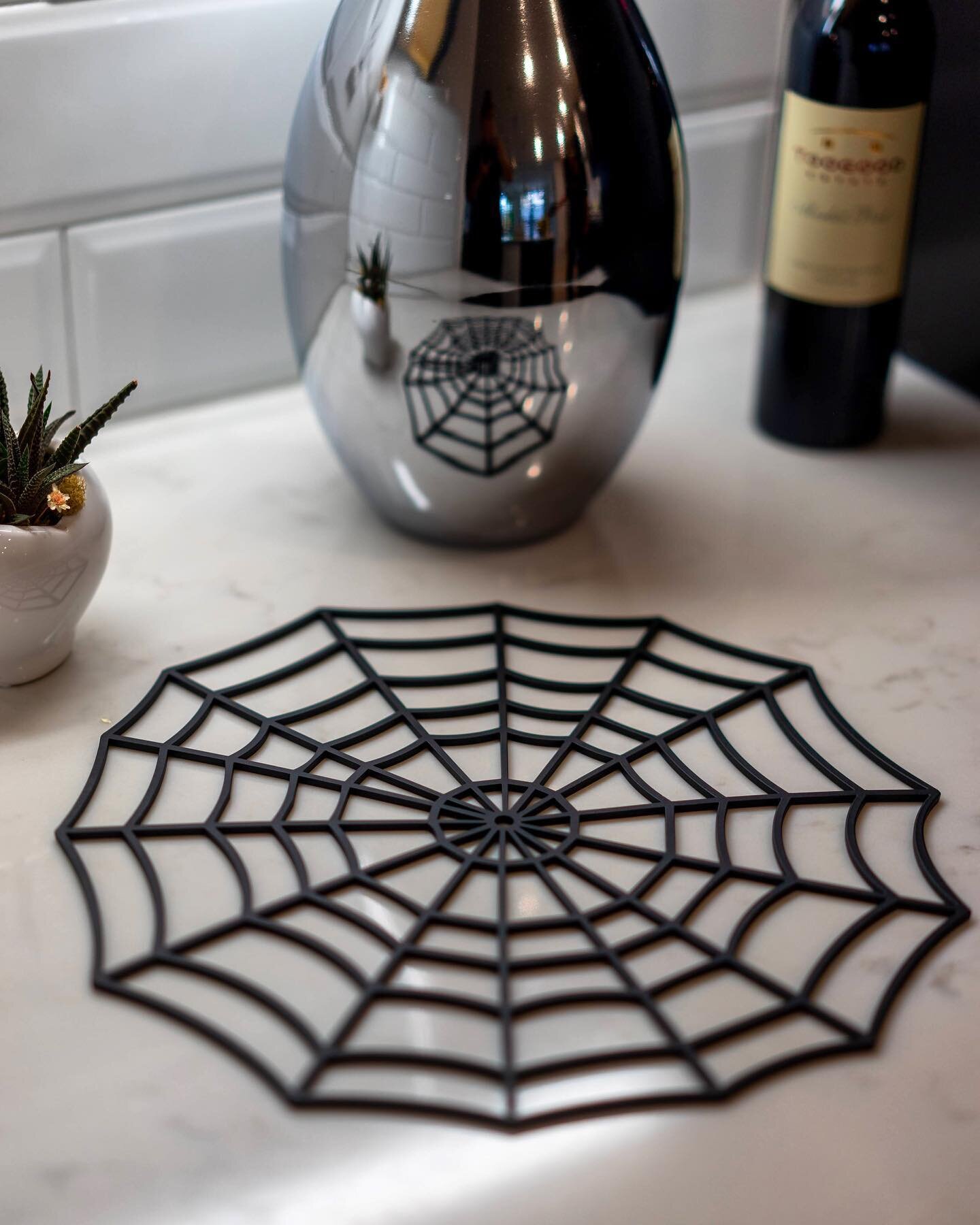 Brand new lifetime warranty billet aluminum spiderweb decoration and serving tray🕸 
Get yours today! 
Link in bio