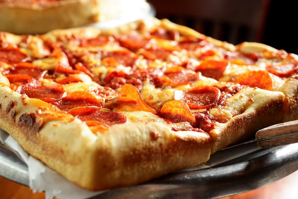 HiWayPizza_SquareCrustThickSicilian_©2014DantesRestaurantsInc.jpg