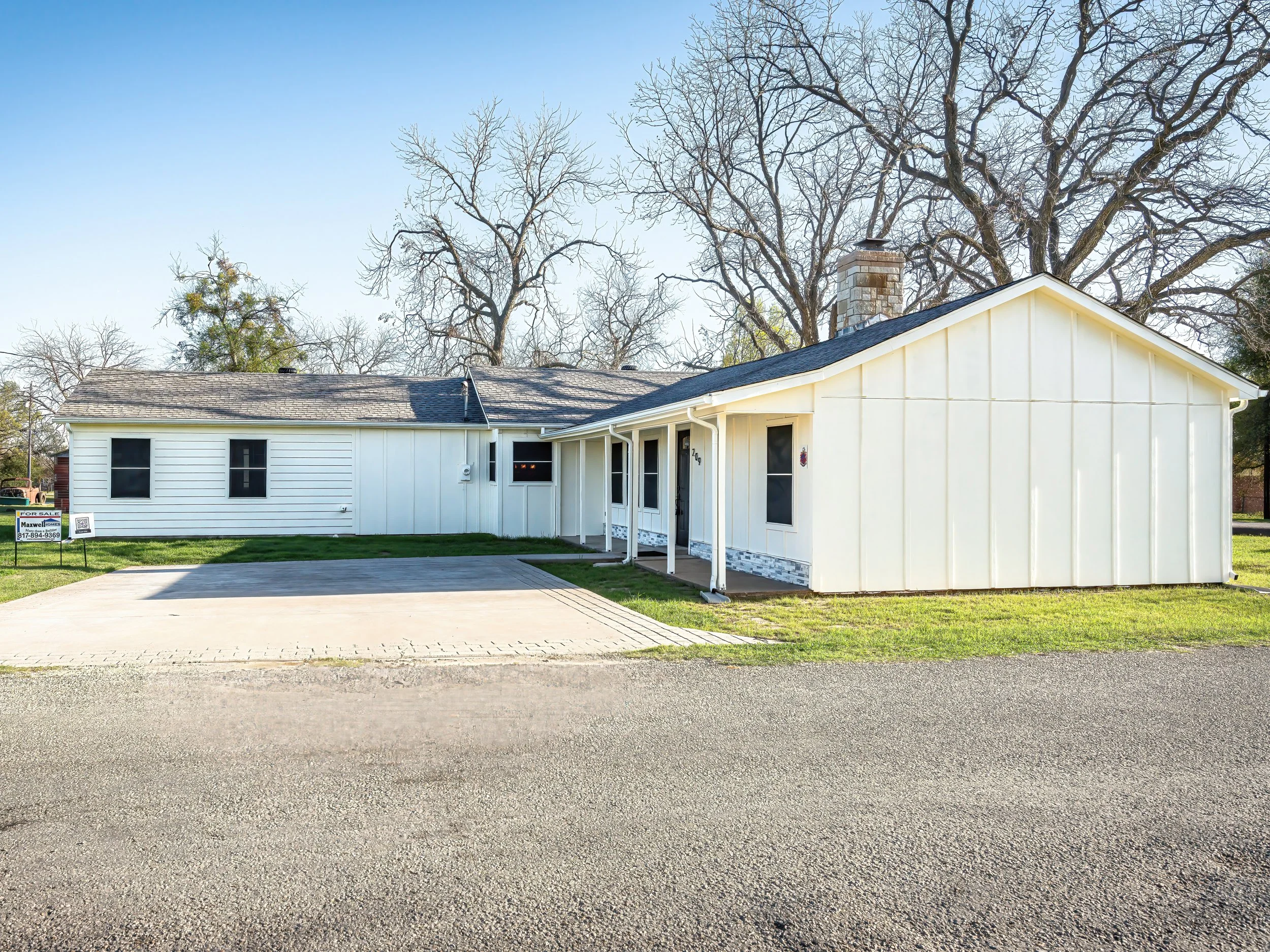 Exterior from 5th St.jpg