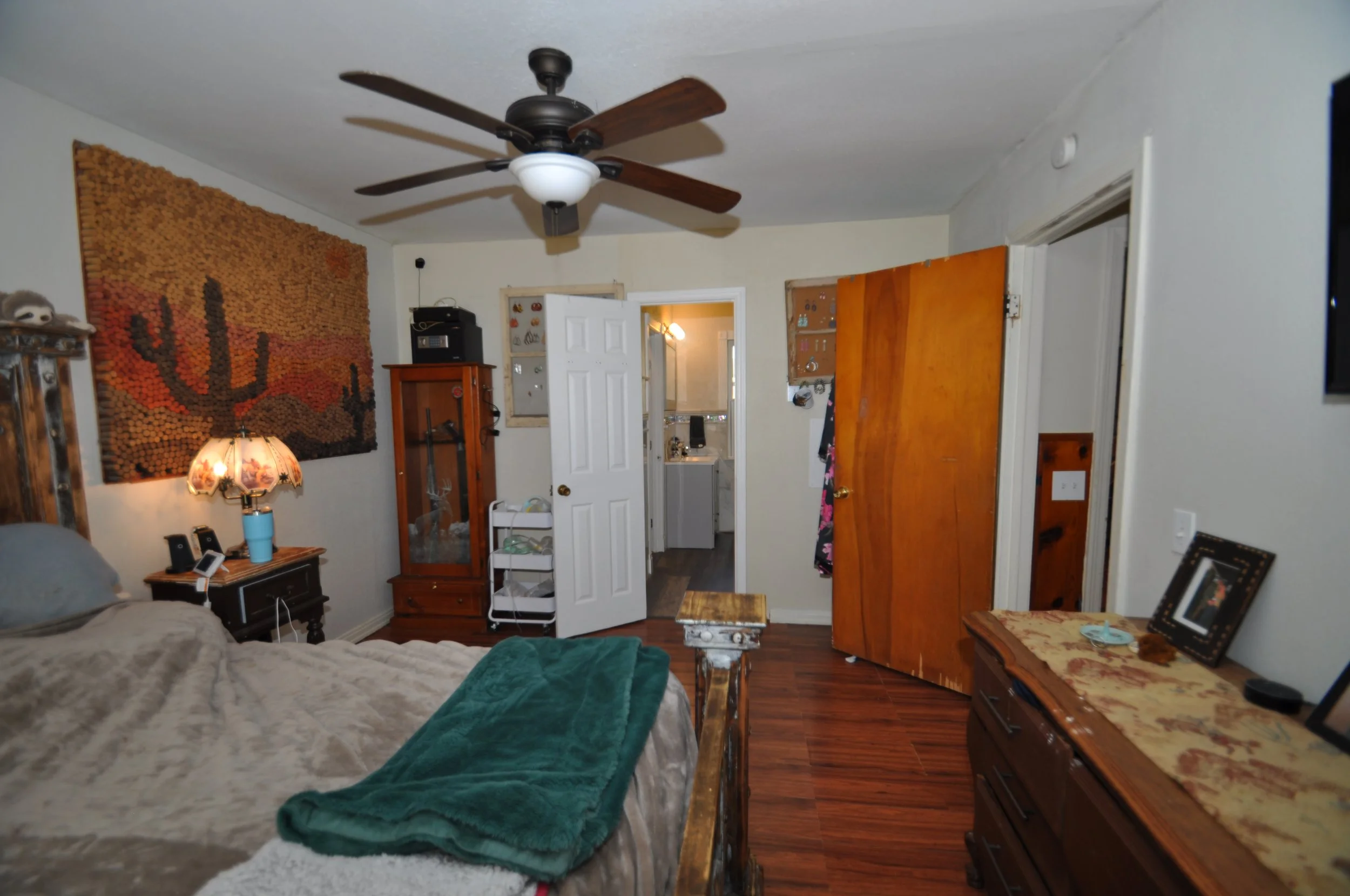 Master bedroom to ensuite bathroom