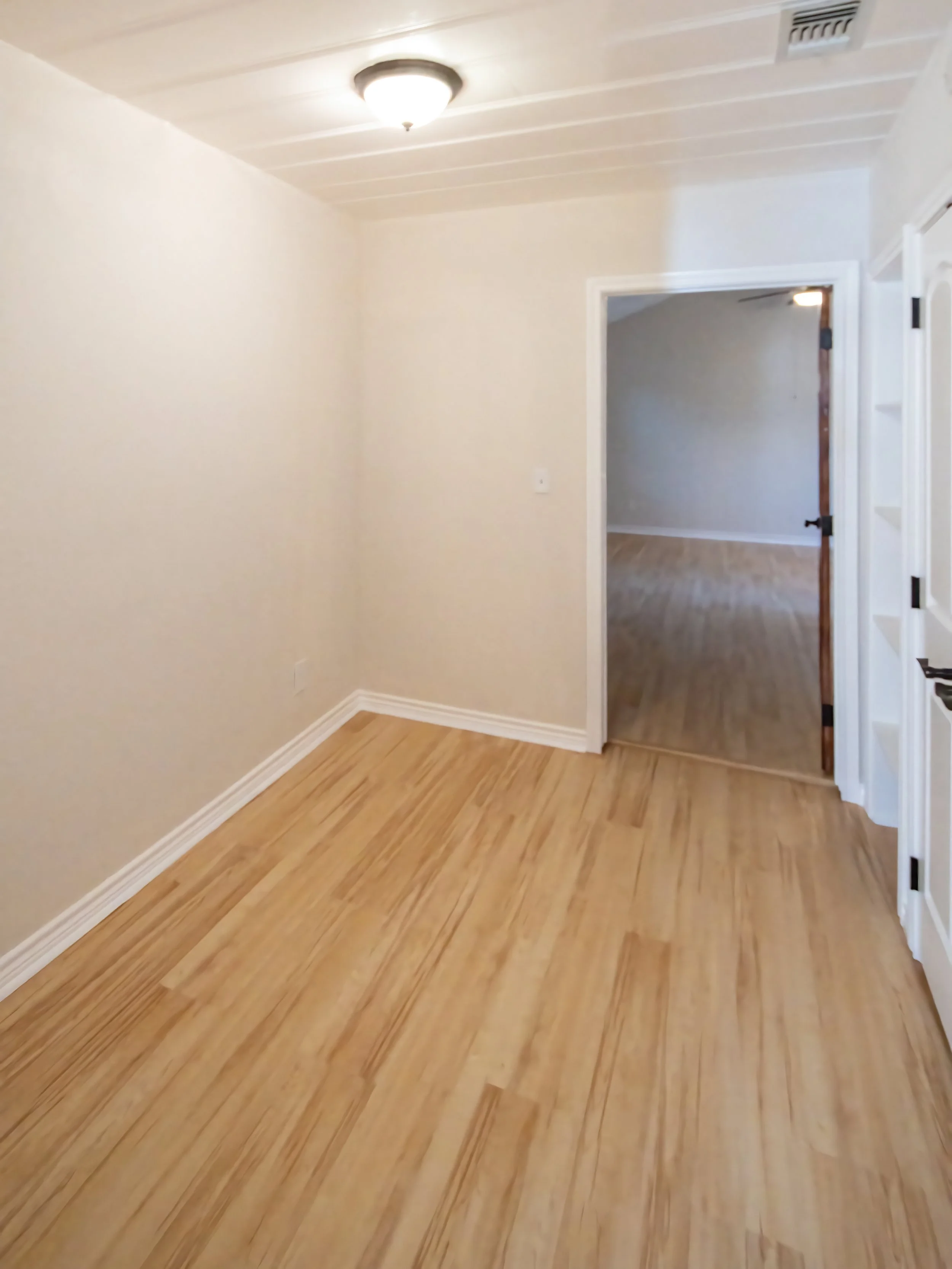 Entry room to master bedroom 1.jpg