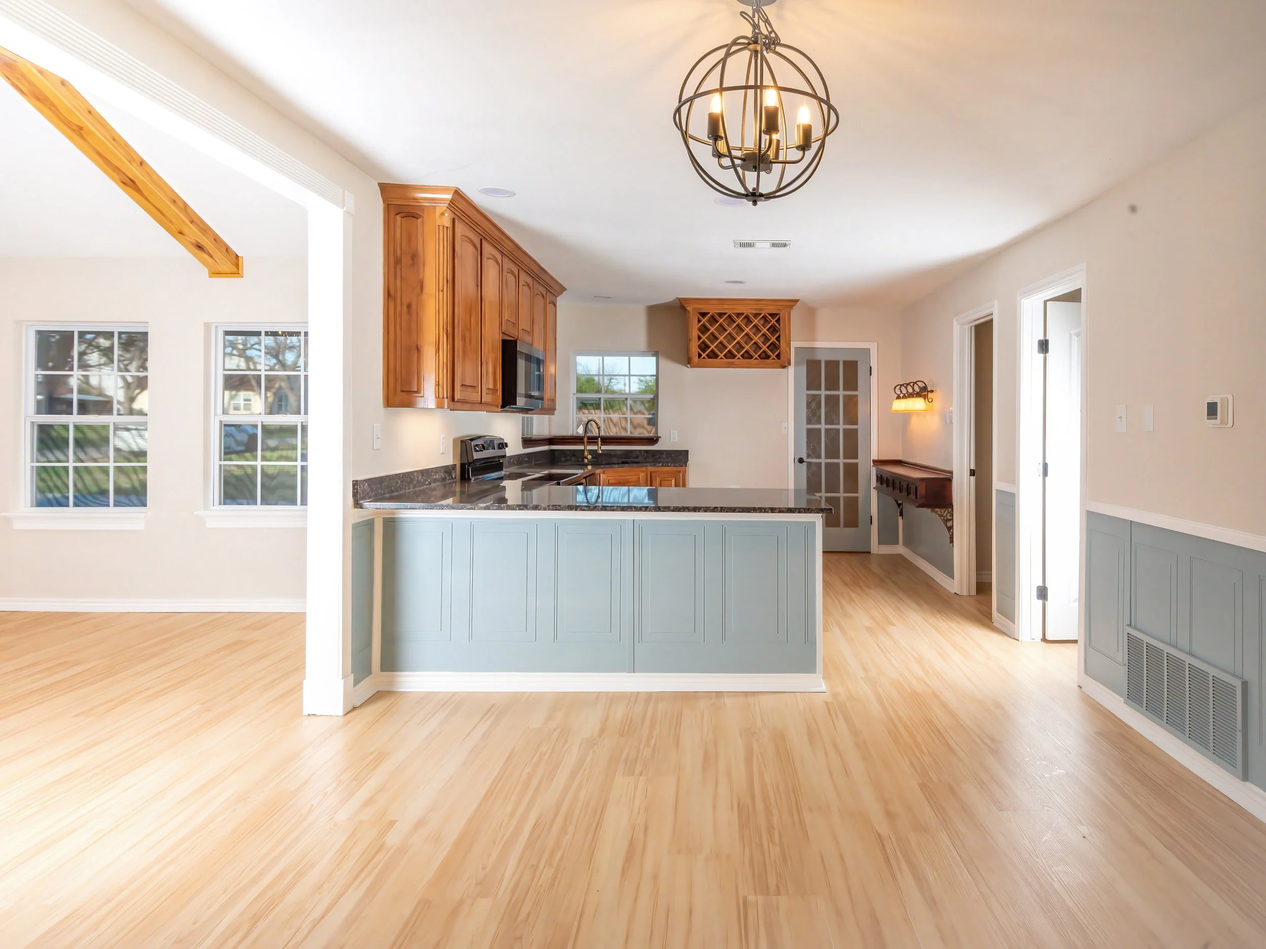 Dining to kitchen bar.jpg