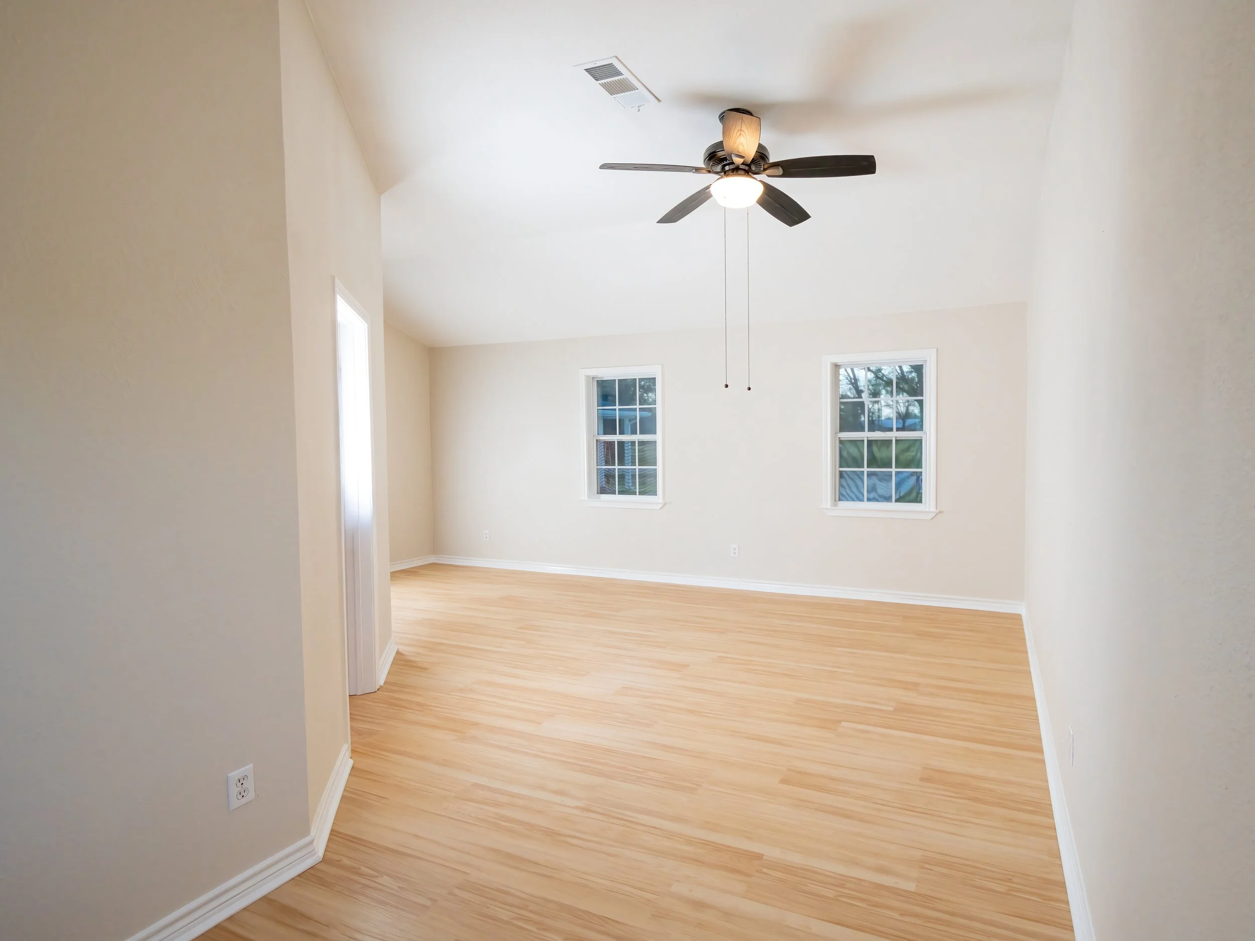 Master bedroom 2.jpg