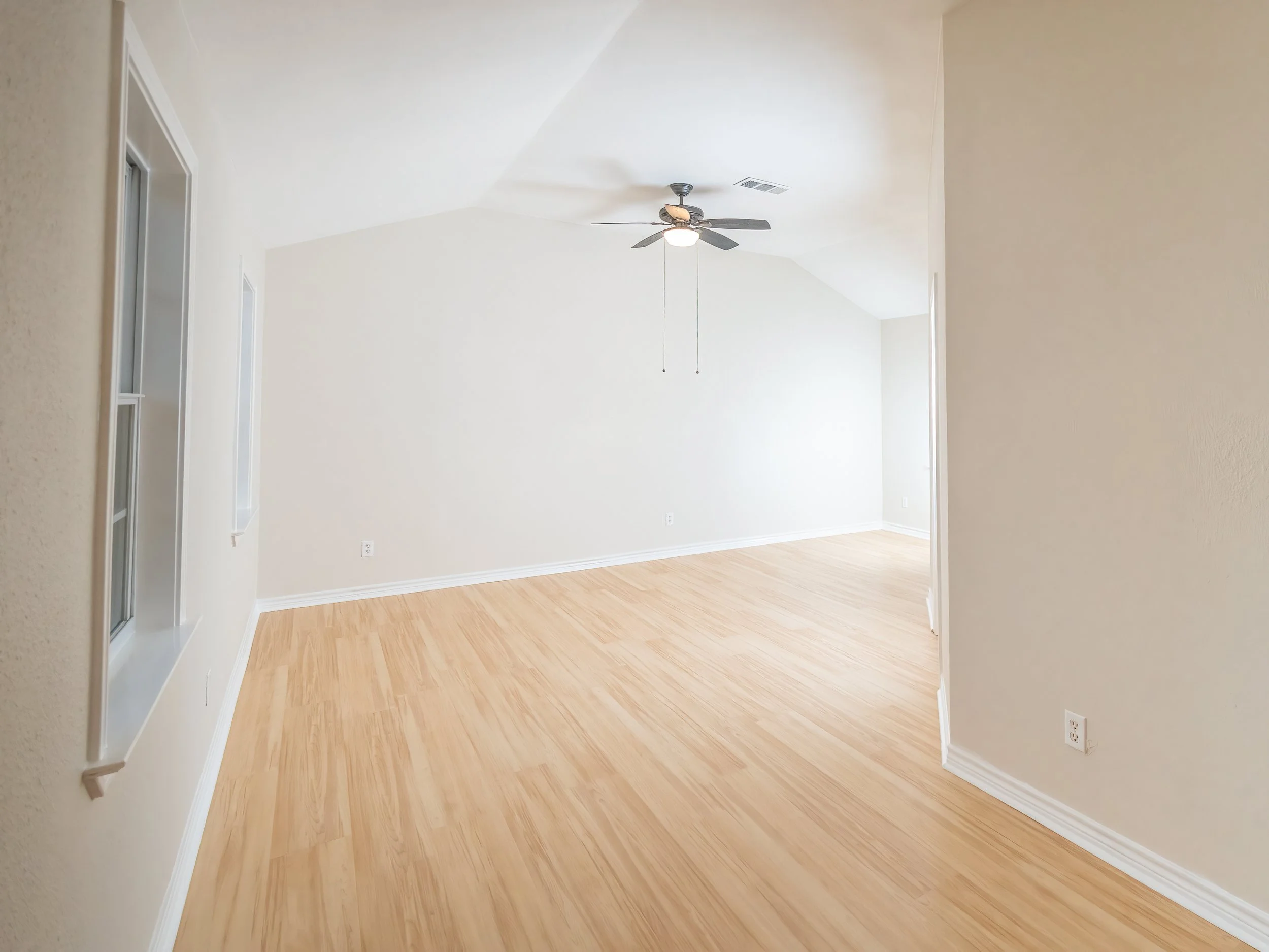 Master bedroom 3.jpg