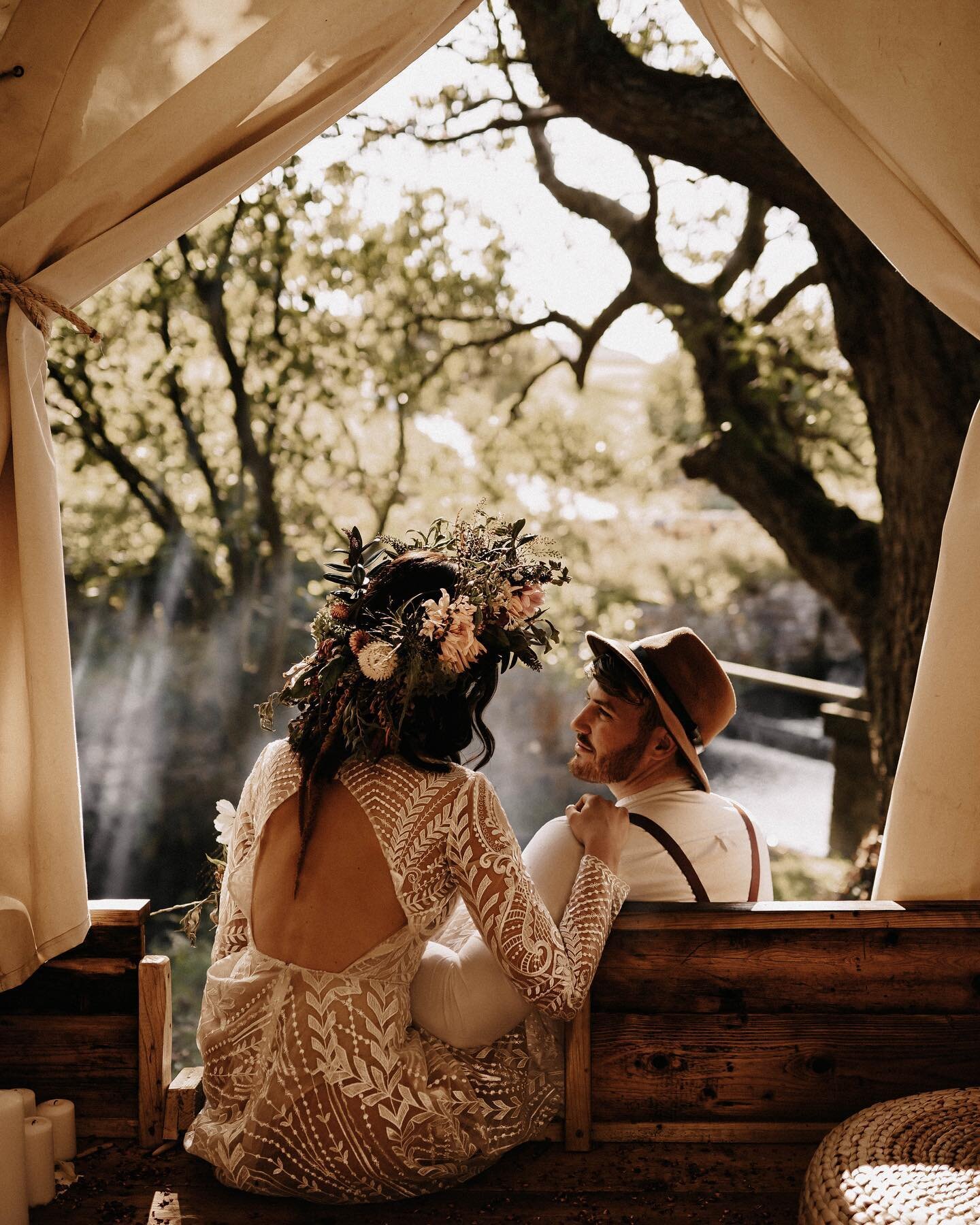 Wake up with views of green Yorkshire hills 🌿and the sounds of running water...#zen 💫

Photographer - @markbamforthphotography
Venue - @pondenmillweddings
Styling, Props &amp; Decor - @northandwildevents
Florals - @hydeparkflowerclub.by.dotties
Dre