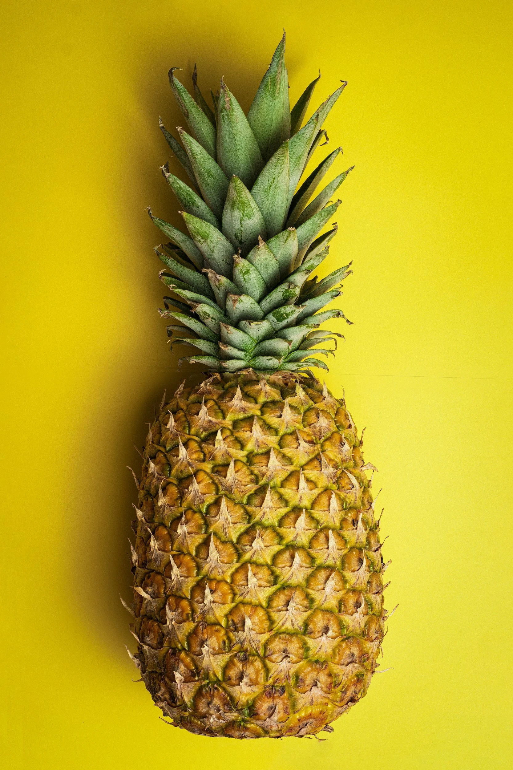 Pineapples symbolize togetherness and fertility support
