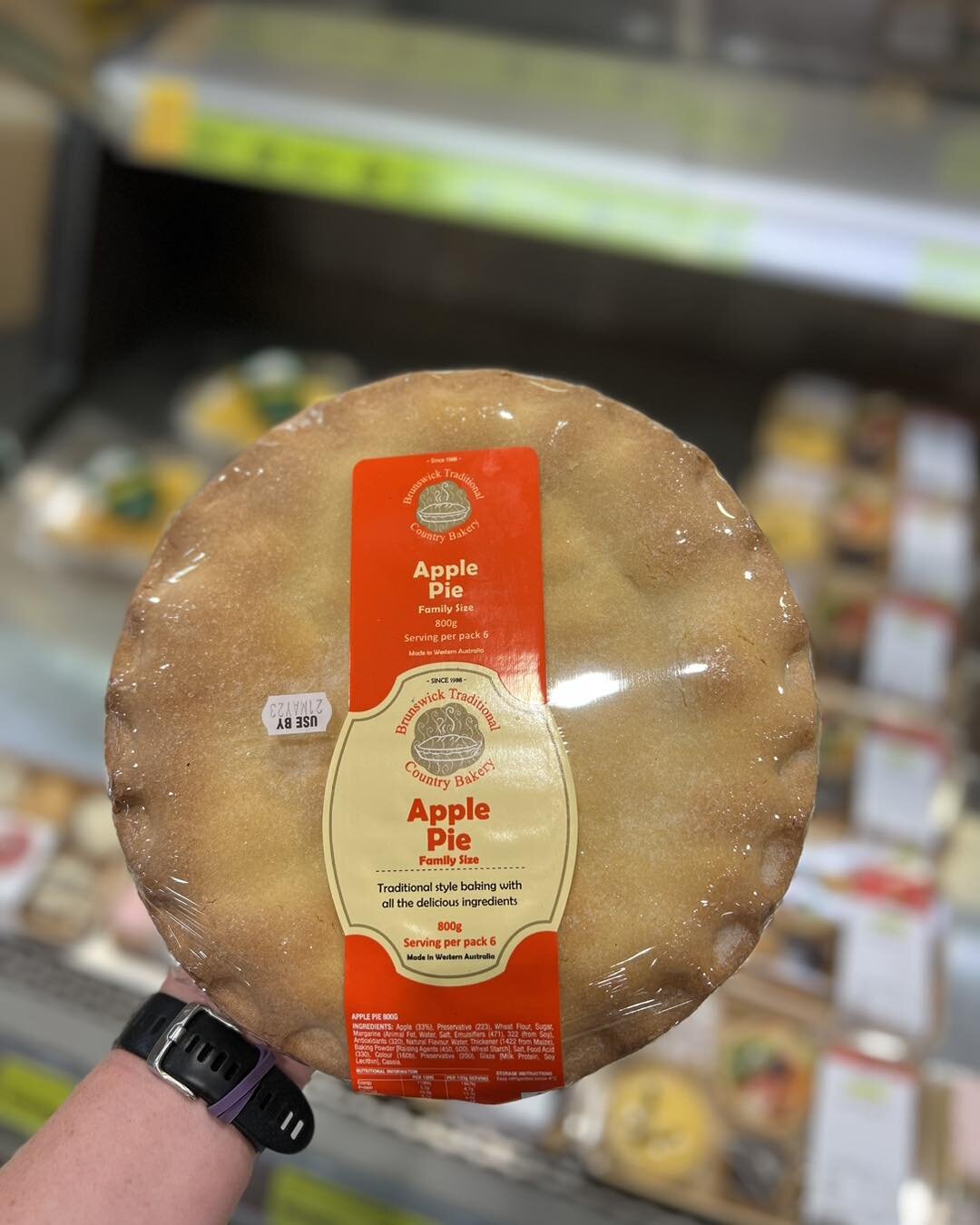 Have you tried the Brunswick Bakery Apple Pie? These are perfect to serve for an easy dessert when entertaining this weekend. 

#southbunburymarketplace #sbmarketplace #yourlocalmarketplace #buywesteatbest #supportlocal #freshandlocal #themarketplace