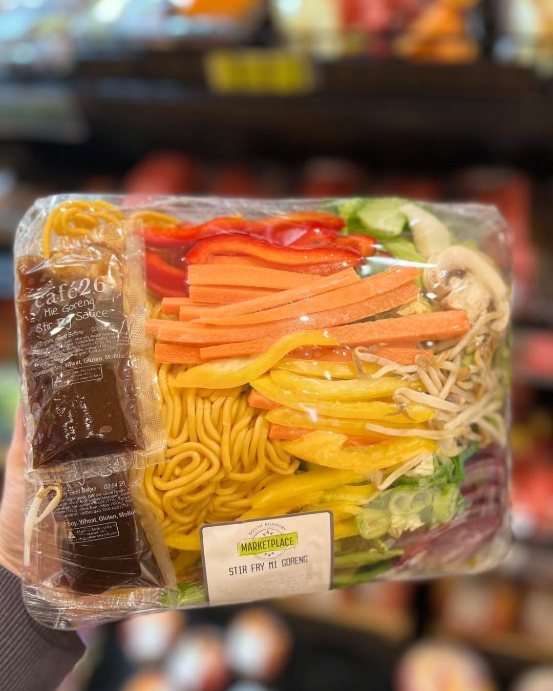 Family-Sized Mie Goreng- Made Fresh
Daily! 🍜

Craving something delicious and satisfying for the whole family? Our Family-Sized MIE GORENG is made fresh in-store every day with crunchy, vibrant veggies, savory noodles, and a mouthwatering Cafe 26 Mi