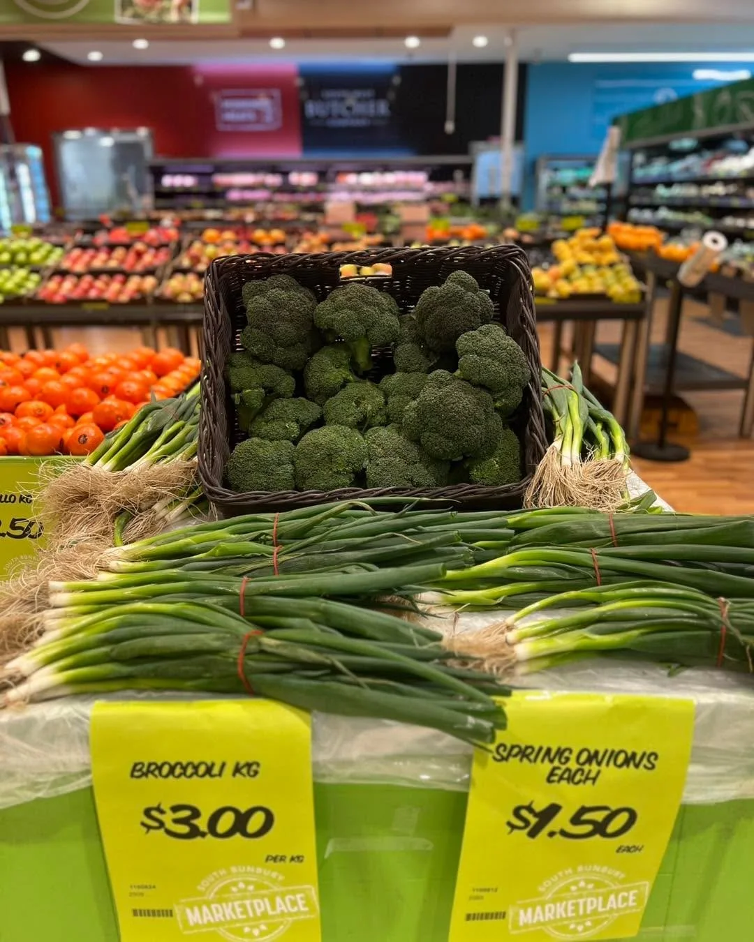 Fresh Savers Are Here! Get the freshest produce at unbeatable prices this week!

Specials from 7th Oct - 15th Oct:

750g Pre-packed Bananas $4 each
Broccoli $3 / kg
Continental Cucumber $1.50 each 
Navel Oranges $2 /kg
Spring Onion Bunch $1.50

These