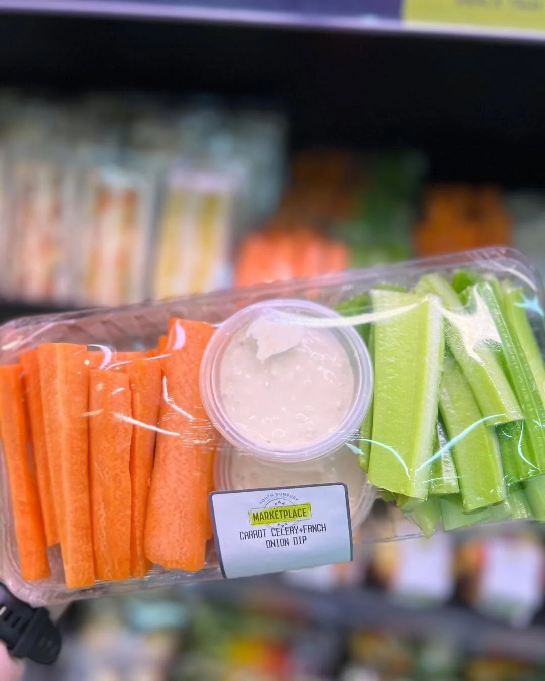 Our Carrot, Celery + French Onion Dip Packs are the perfect grab-and-go option &ndash; crisp veggies paired with creamy, flavour-packed dip.

✅ Fresh
✅ Convenient
✅ Totally delicious!

#HealthySnacking #FreshEats #SnackTime #southbunburymarketplace #