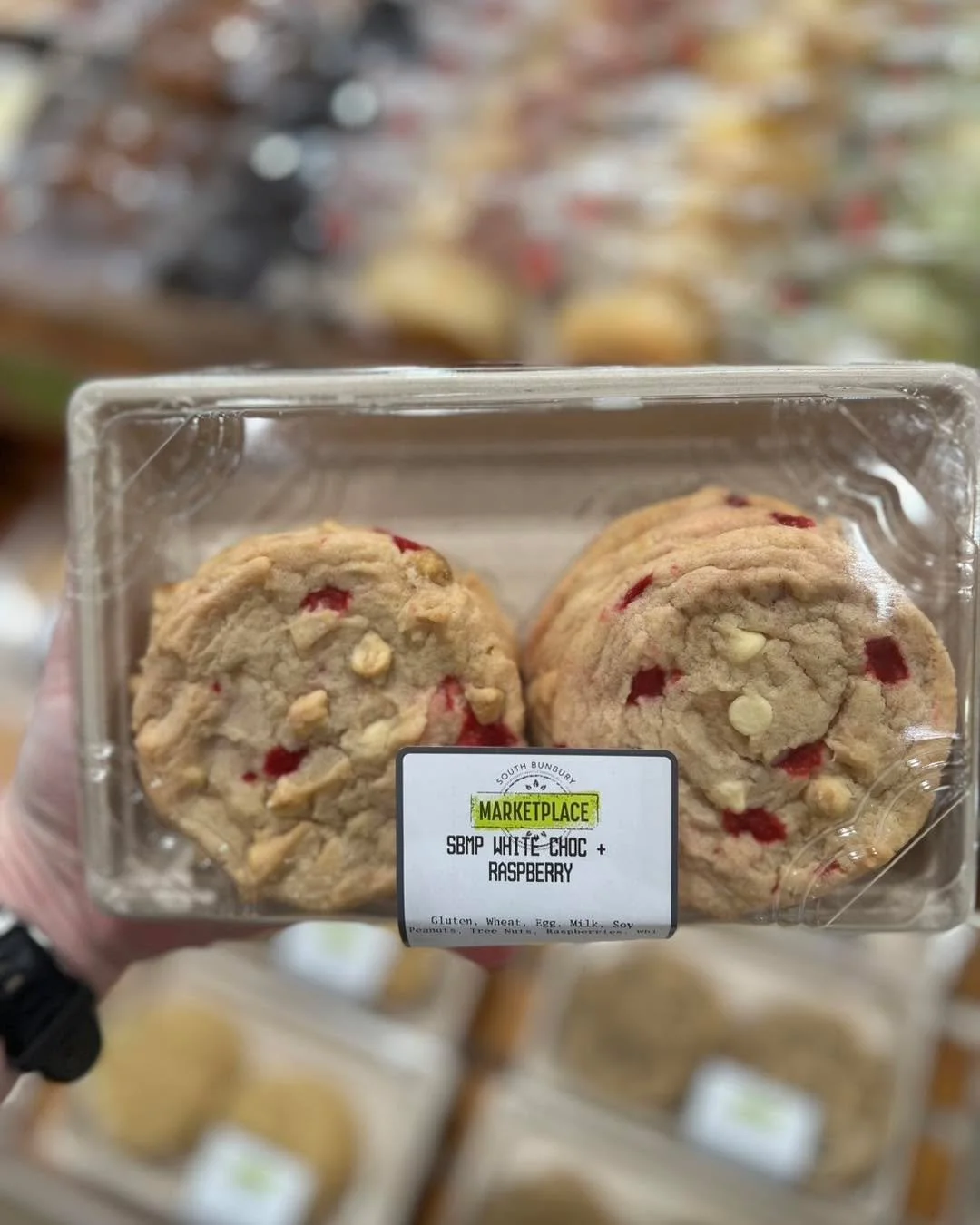 🍪 Fresh from the oven! 

Our White Chocolate &amp; Raspberry Cookies are baked right here in-store at South Bunbury Market Place. Come grab yours while they're warm! 🤤

#FreshlyBaked #SouthBunburyEats #CookieLovers #BunburyFoodie #WhiteChocRaspberr