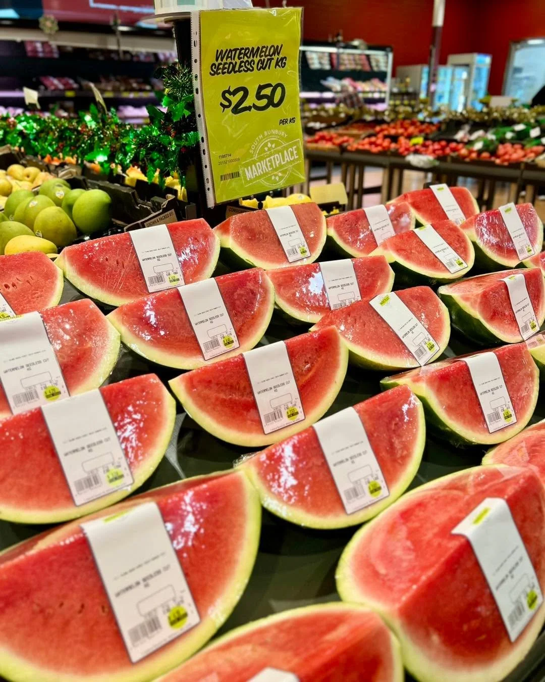 Seedless Watermelon 🍉 is our weekend super saver! Pick up this delicious watermelon for $2.50 a kilo.

#yourlocalmarketplace #buywesteatbest #southbunburymarketplace #sbmarketplace #weekendsupersaver #supportlocal #freshandlocal #fresh #freshfruitan