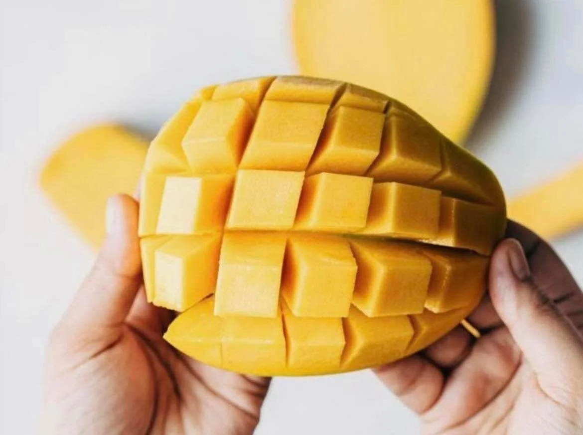 Calypso Mangos 🥭 

These sweet and juicy mangoes are just $2 each until 11/12/25. 

#southbunburymarketplace #sbmarketplace #yourlocalmarketplace #buywesteatbest #supportlocal #freshandlocal #fresh #freshfruitandveg #themarketplacesouthbunbury