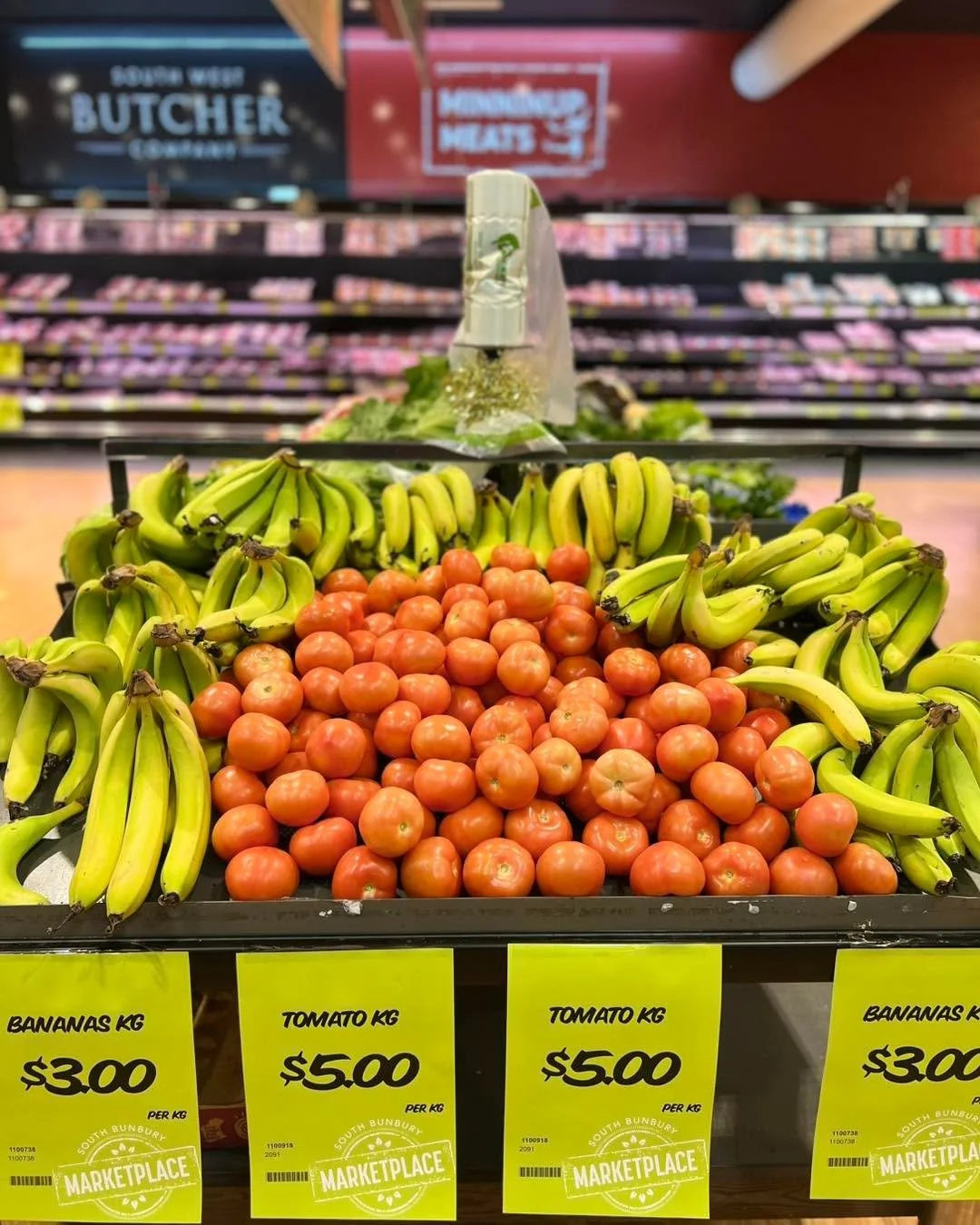 Saver Prices at South Bunbury Marketplace!
Fresh Fruit &amp; Veggie

Bananas $3 a kilo
Tomatoes $5 a kilo
Strawberry $3.50 a punnet 
Green Grapes $9 a kilo
1kg Pre-packed Nectarine $5 

Fresh, affordable, and waiting for you! Swing by South Bunbury M