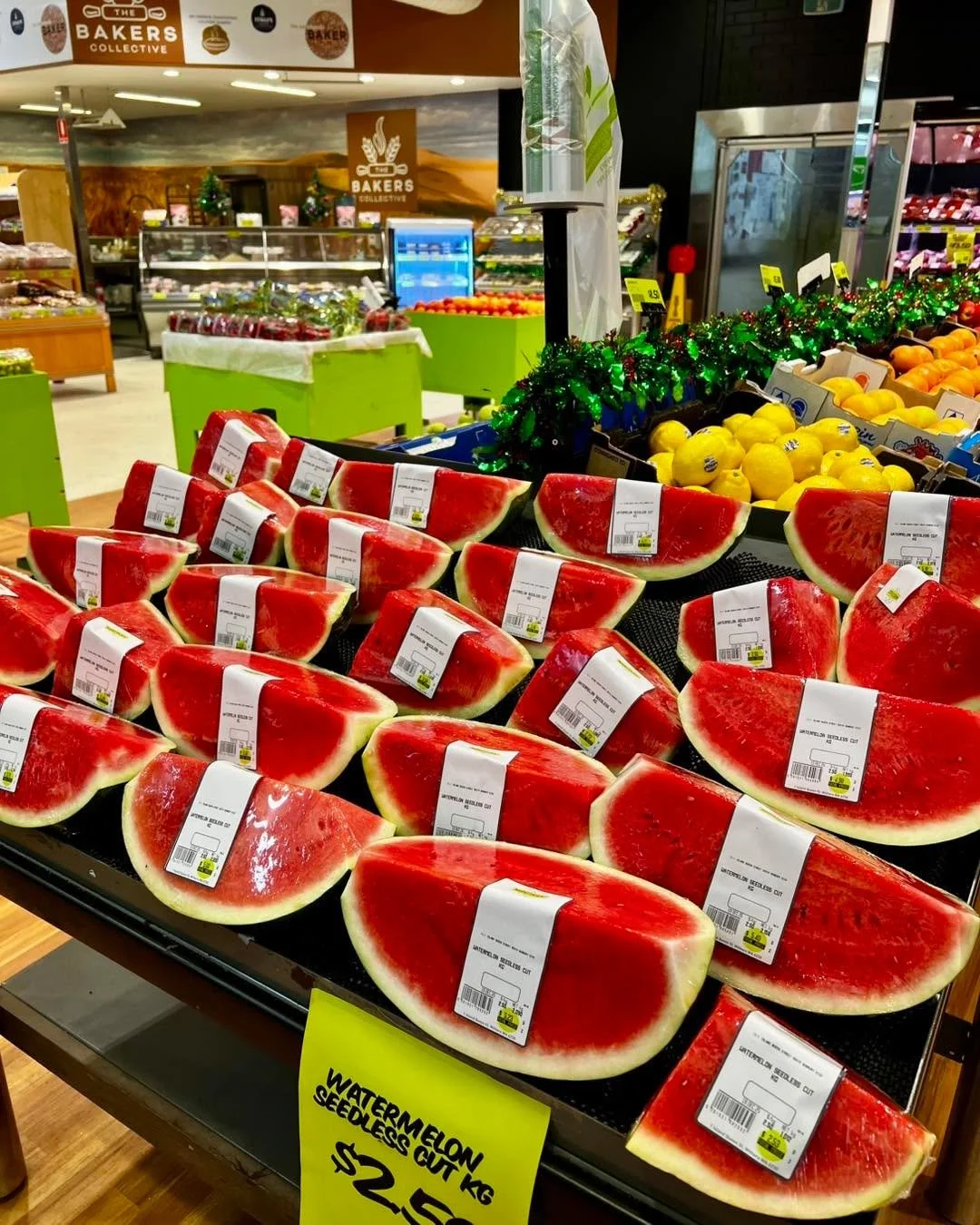 Seedless Watermelon 🍉 $2.50 a kilo! 

We are open today 10am - 5pm 

#southbunburymarketplace #sbmarketplace #yourlocalmarketplace #buywesteatbest #supportlocal #freshandlocal #fresh #produce #groceriesshopping #themarketplacesouthbunbury