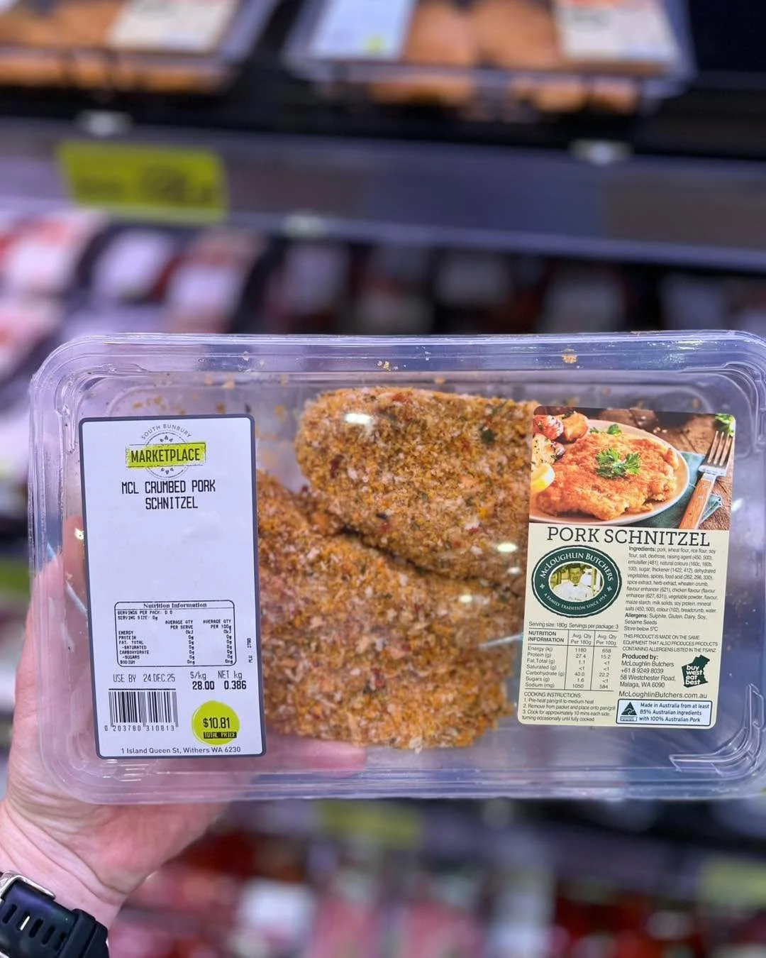 Mcloughlin Butchers Pork Schnitzel

Pork medallions bedded in a thai chilli breadcrumb, our pork schnitzel is perfect for a quick family dinner. Simply shallow pan fry on a high heat until the crumbs are golden, pat down and serve.

#southbunburymark