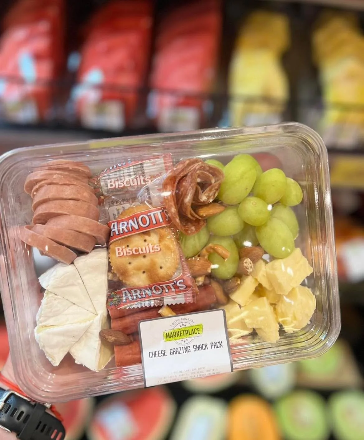 Convenient, fresh and most importantly - delicious!

We have so many on-the-go options, perfect for when you're in a rush or if you just need a quick, satisfying meal.

Come in and grab your favourites today!

#southbunburymarketplace #sbmarketplace 