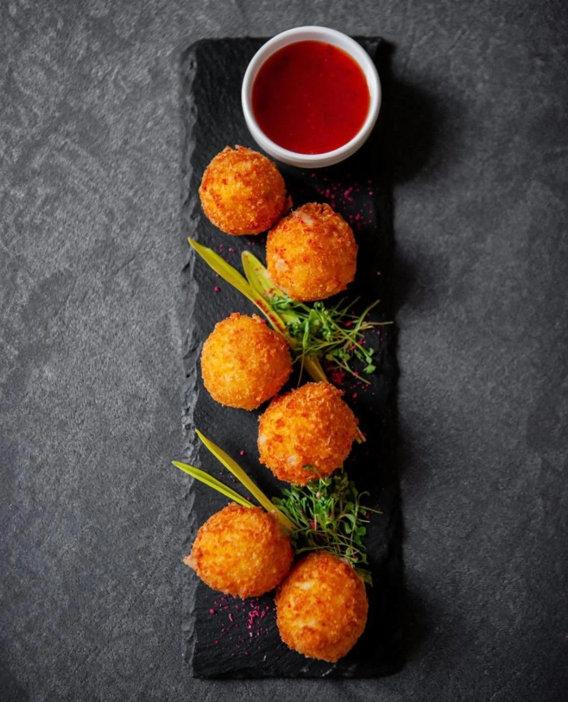 Elevate your snack game with Arancino Mania Arancini made right here in WA! 

Golden, crispy and begging to be dunked in a little sauce. 

#southbunburymarketplace #sbmarketplace #yourlocalmarketplace #buywesteatbest #supportlocal #themarketplacesout