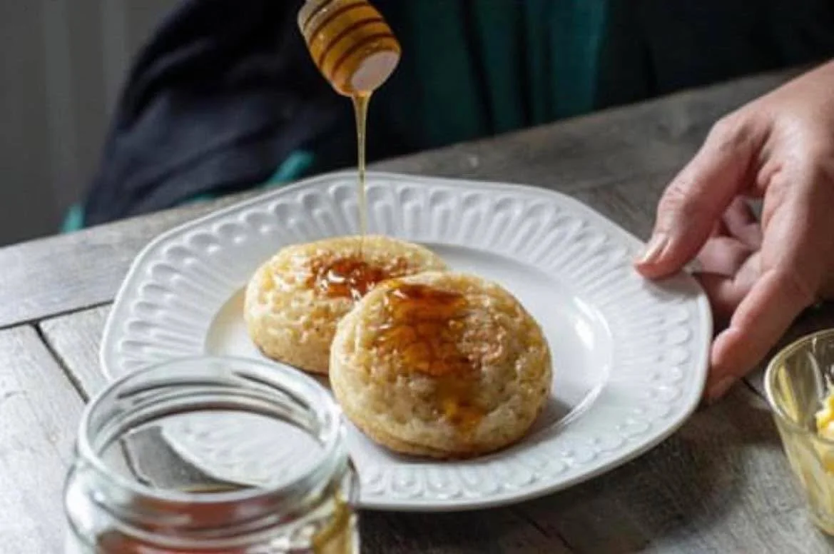 What's better than hot delicious crumpets.

This Weekend Super Saver is Mia's Crumpets 6pack $1.50.

#southbunburymarketplace #sbmarketplace #yourlocalmarketplace #buywesteatbest #weekendsupersaver #supportlocal #freshandlocal #themarketplacesouthbun