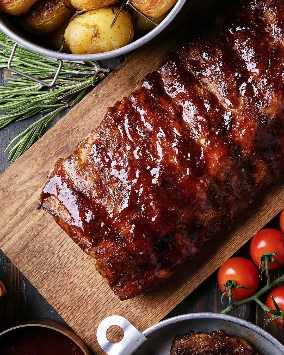 Fall-off-the-bone pork ribs, ready in 10mins. 
Just heat, serve and eat. It's that easy!

This weekend pick up The Cookhouse 600g Pork Spareribs for $12.50 each. 

#weekendsupersaver #supportlocal #southbunburymarketplace #sbmarketplace #yourlocalmar
