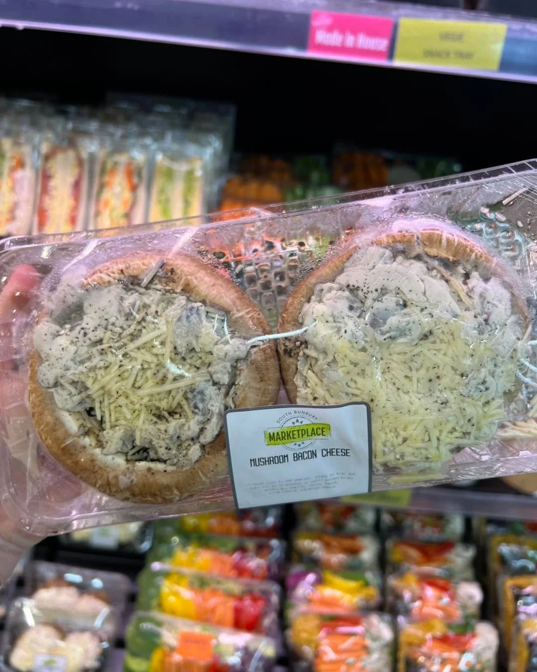 Stuffed mushrooms packed with crispy bacon &amp; creamy cheese. 

Big, bold, and seriously satisfying &mdash; these juicy mushrooms are loaded with flavour in every bite. 

#southbunburymarketplace #sbmarketplace #yourlocalmarketplace #buywesteatbest