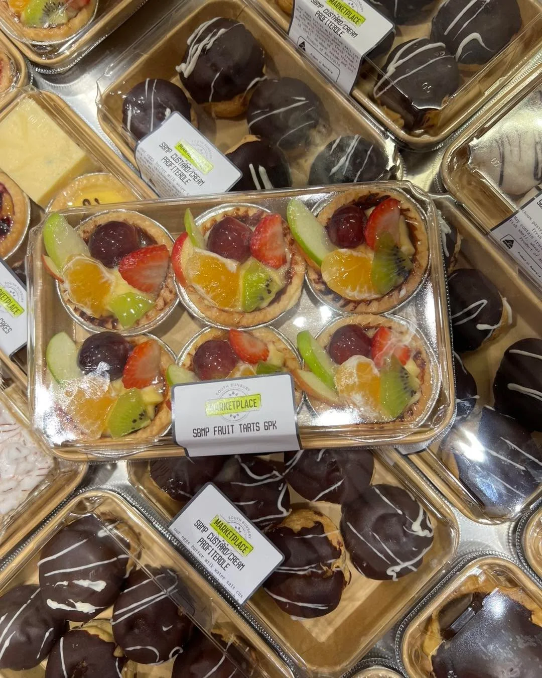 Mini fruit tarts that look almost too pretty to eat ✨🥝🍓

#southbunburymarketplace #sbmarketplace #yourlocalmarketplace #buywesteatbest #supportlocal #freshandlocal #themarketplacesouthbunbury