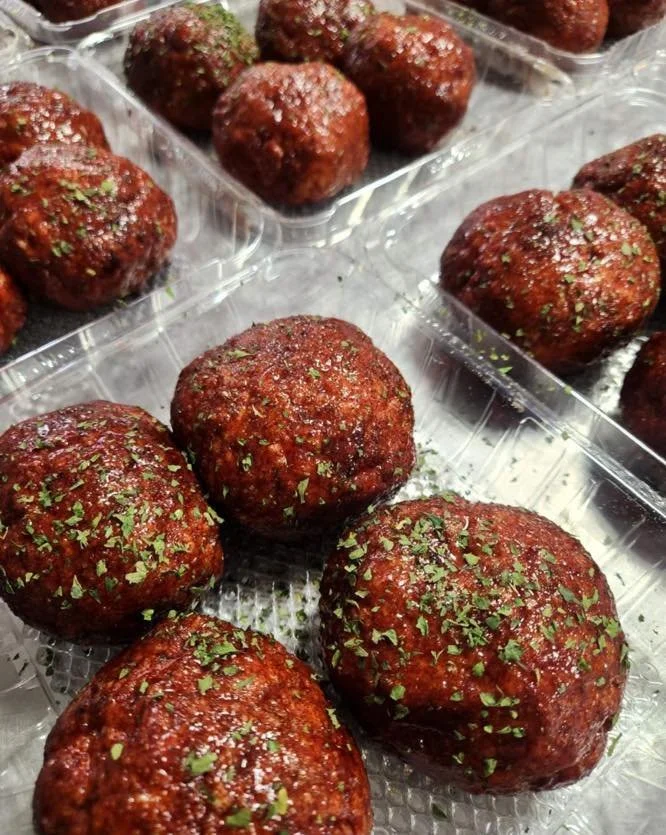✨ Weekend Super Saver ✨

This weekend pick up  Pete&rsquo;s Chop Shop:

&bull; Butter Chicken Sausage
&bull; Crumbed Sausage 
&bull; Sweet BBQ Beef Pattie 

All for $14 a kilo 

This Saturday &amp; Sunday only, available until sold out. 

#southbunbu