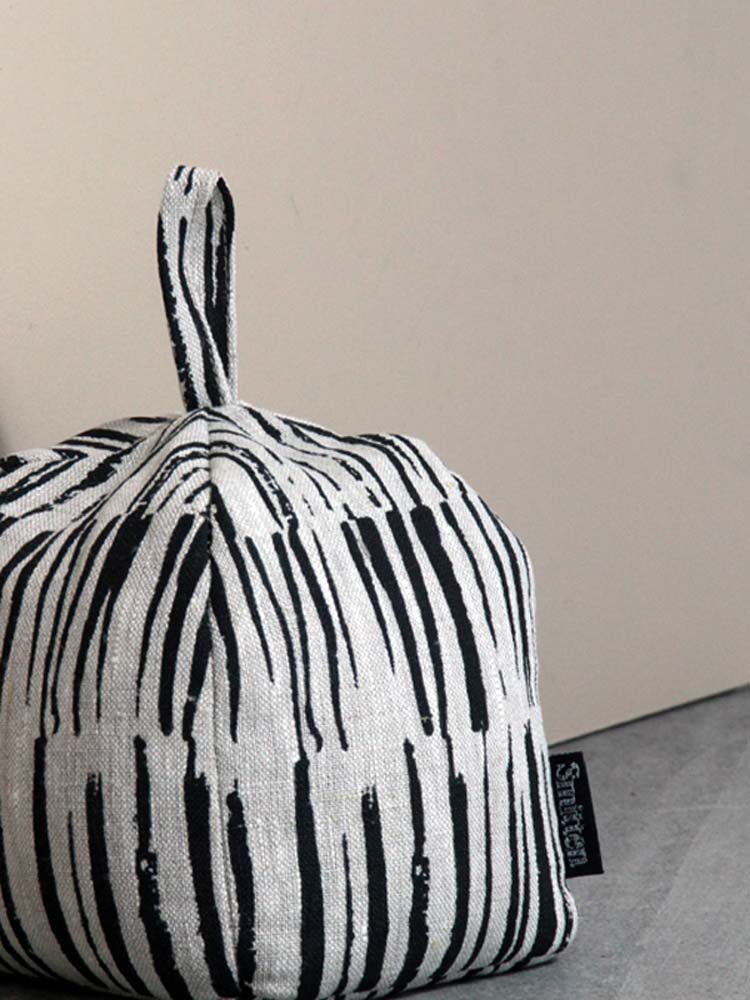Doorstop linen twig black.jpg