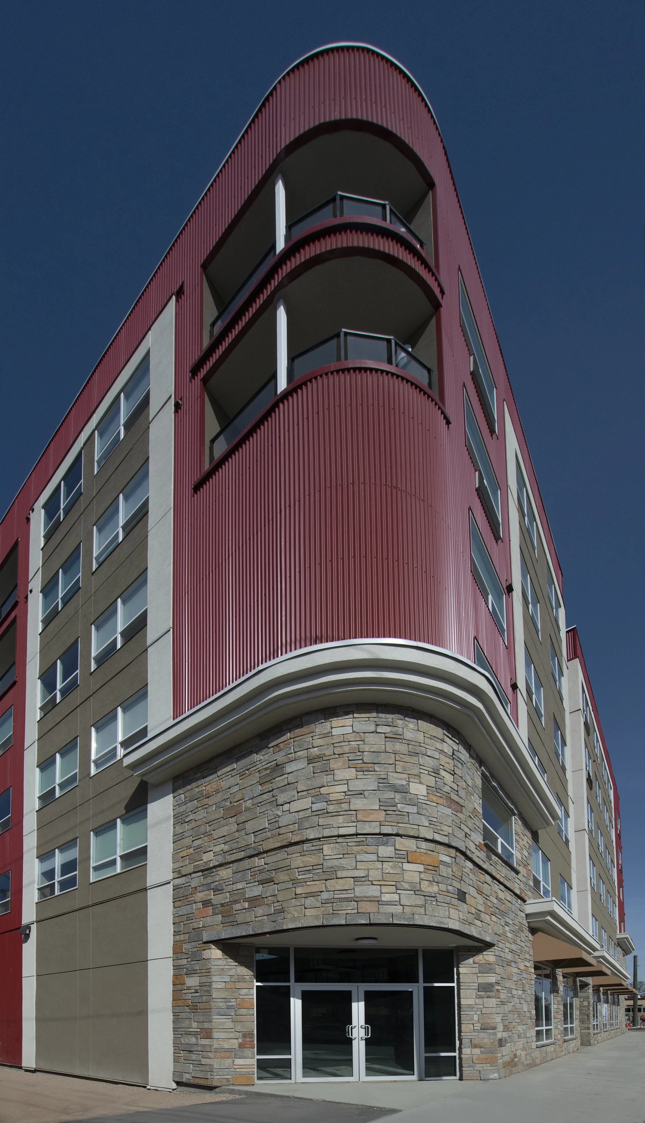 SADDLEBACK 3 COURSE ASHLAR — Pangaea® Natural Stone
