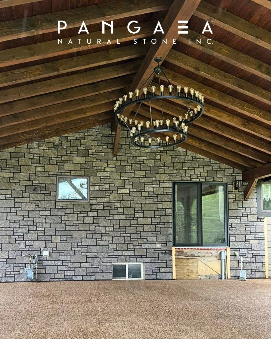 It&rsquo;s party time, and this space understood the assignment.

Our Ash 3 Course Ashlar brings structure, texture, and serious style to this stunning setup.

Shoutout to @compassbrickandstone  for sharing this beauty. We&rsquo;re obsessed with the 
