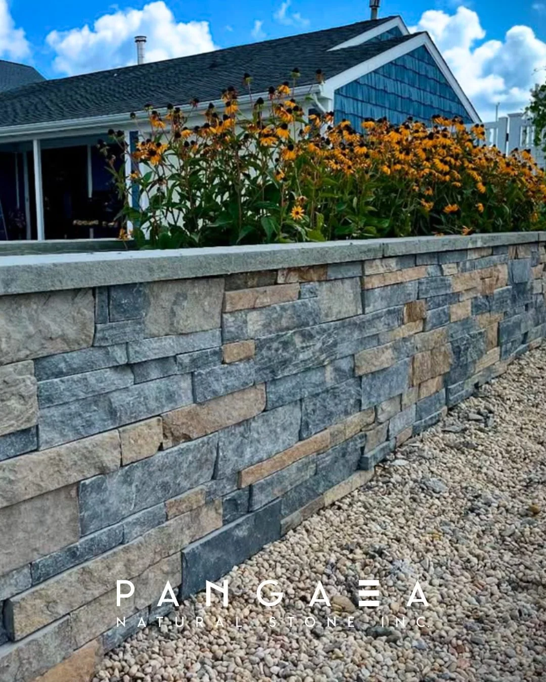 Our Lancaster Terrain Ledgestone FormFit brings structure and texture to this gorgeous install. Big thanks to Blue&rsquo;s Landscaping for the expert execution, we&rsquo;re loving how this one turned out.

Our Terrain Ledgestone FormFit is available 